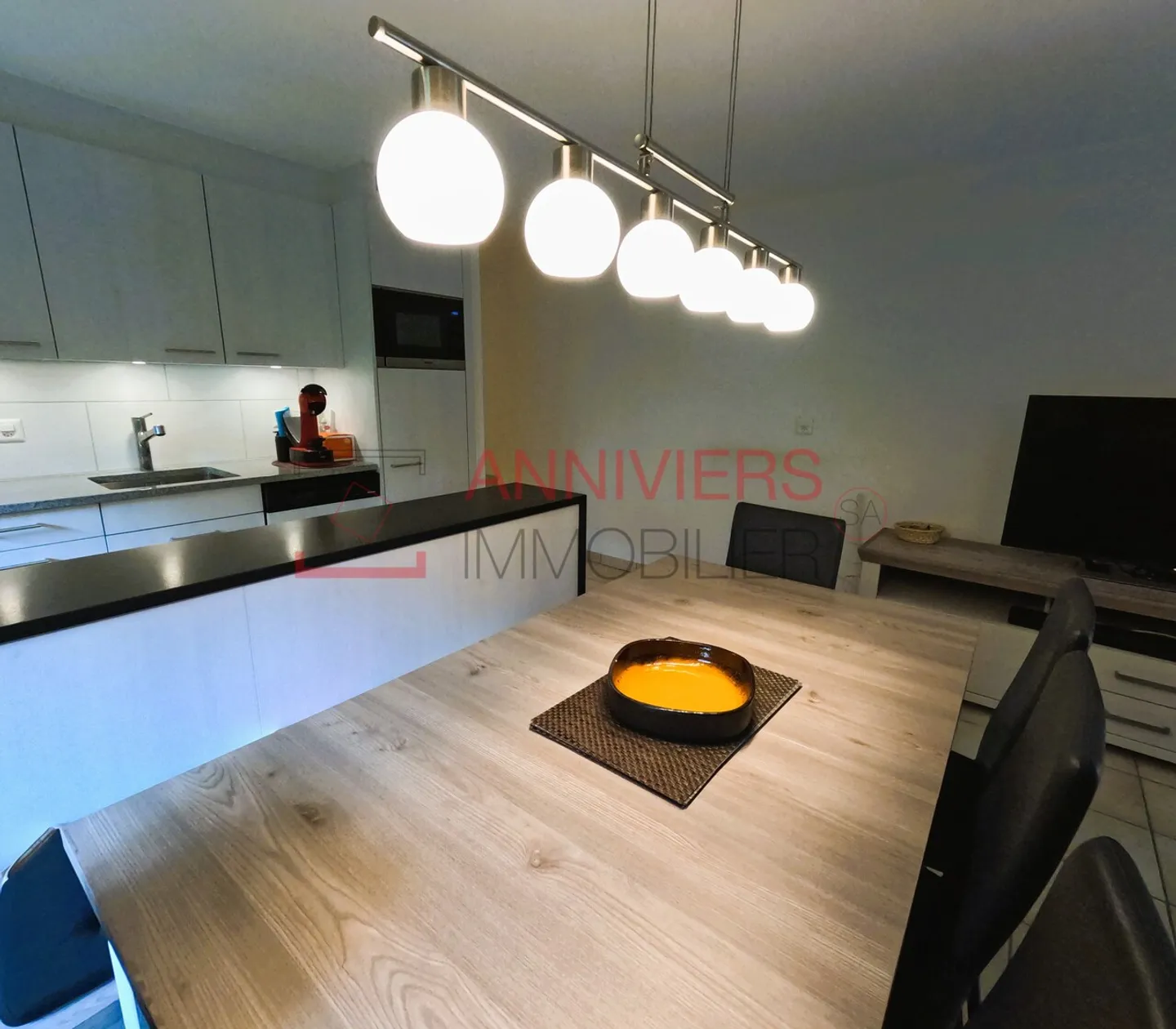 Charming 3.5 room renovated apartment with large balcony in Grimentz - Photo 2 of 30