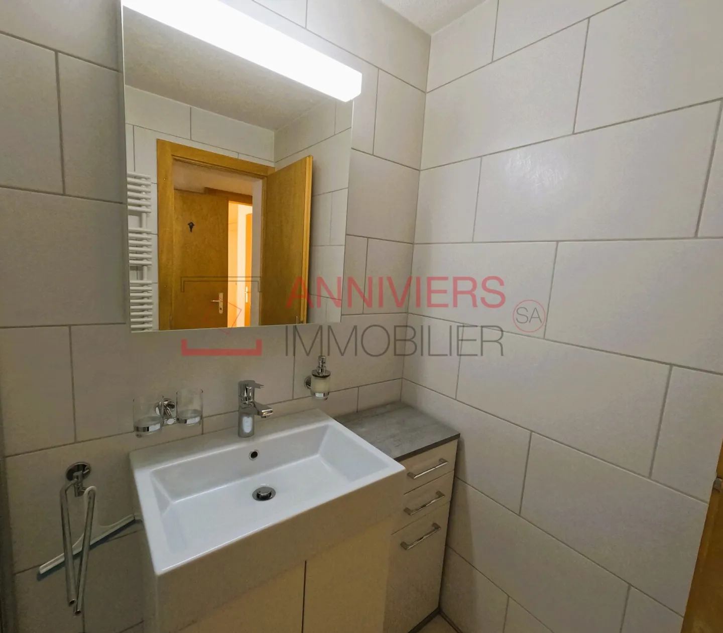 Charming 3.5 room renovated apartment with large balcony in Grimentz - Photo 18 of 30