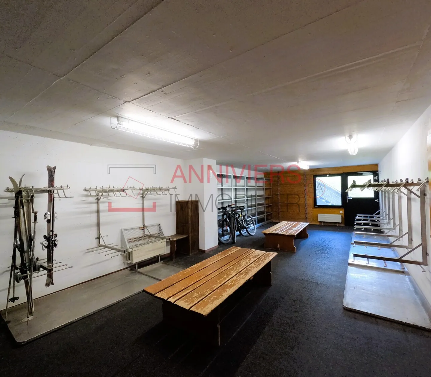 Charming 3.5 room renovated apartment with large balcony in Grimentz - Photo 28 of 30