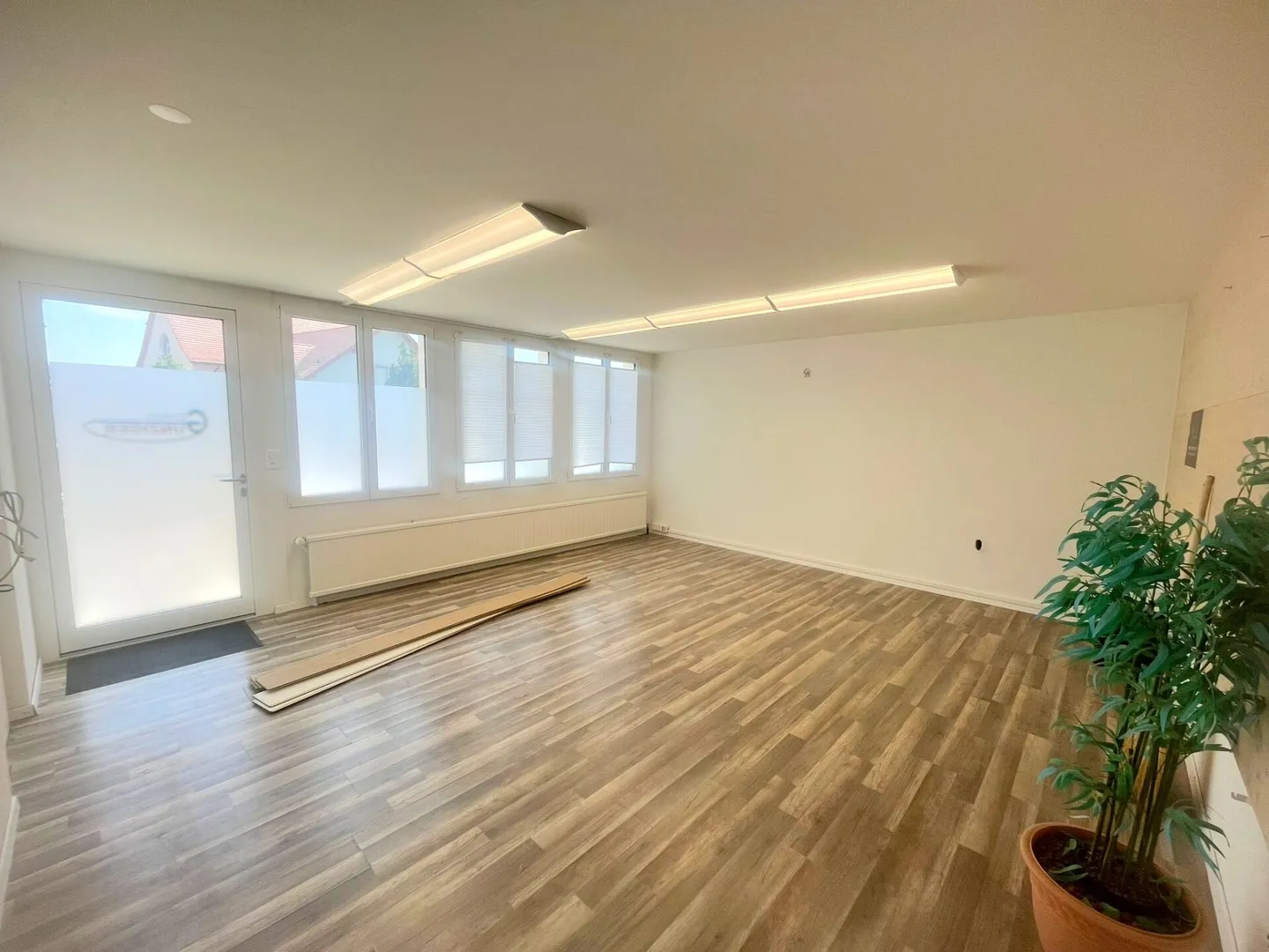 Zentrale Bürofläche mit optimaler Erreichbarkeit! - Foto 2 von 5