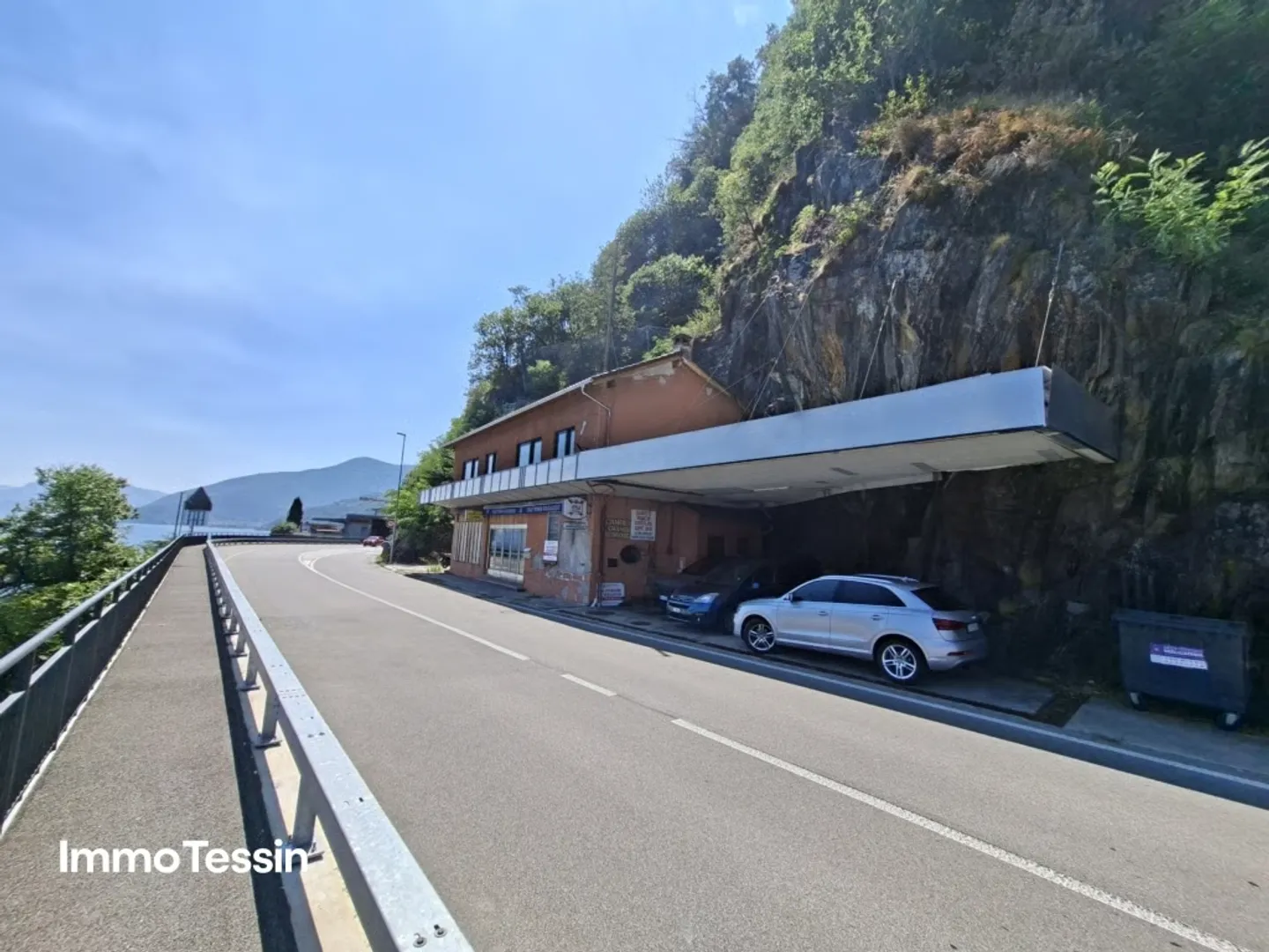 POTENTIAL: Property in Brissago directly on Lake Maggiore with breathtaking lake views and several parking spaces - Photo 5 of 13