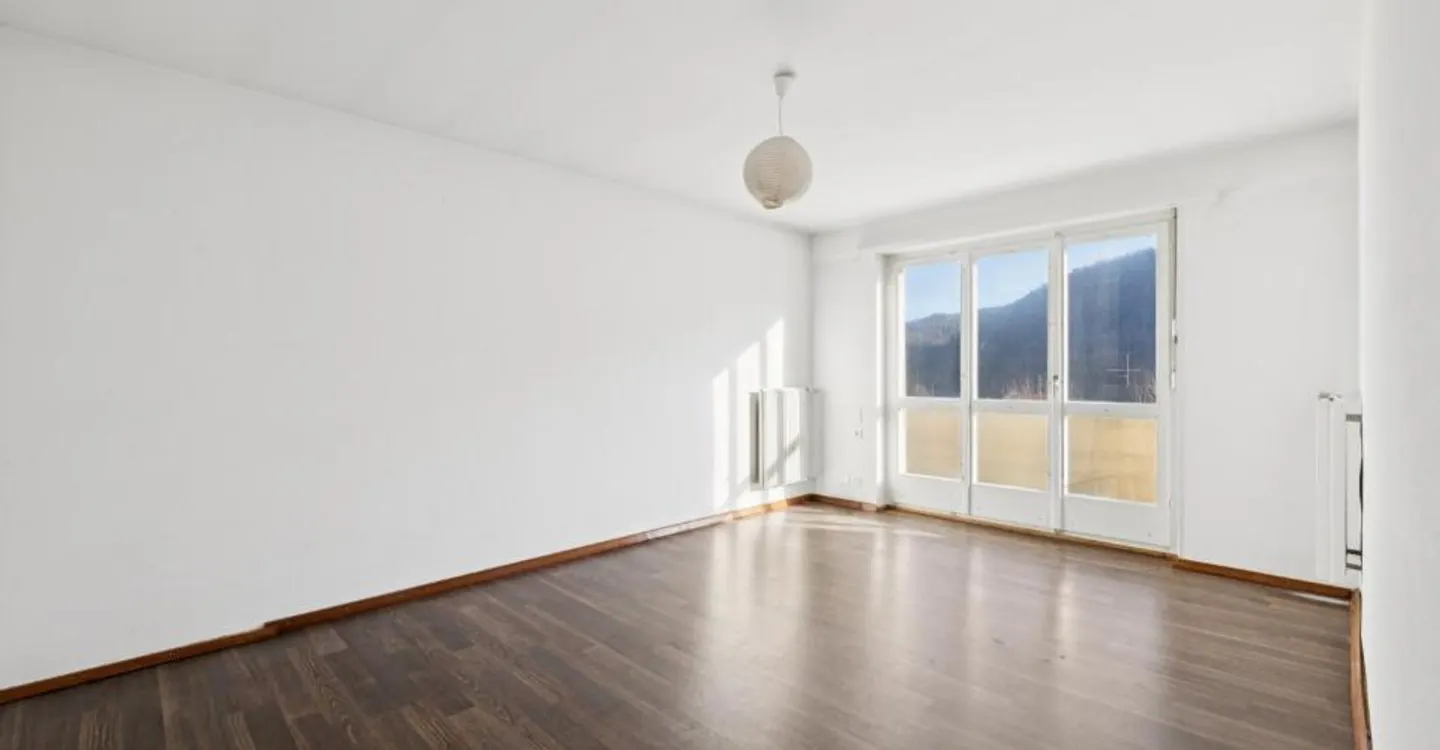 Haus mit zwei Wohnungen mit großem Transformationspotenzial - Foto 4 von 10