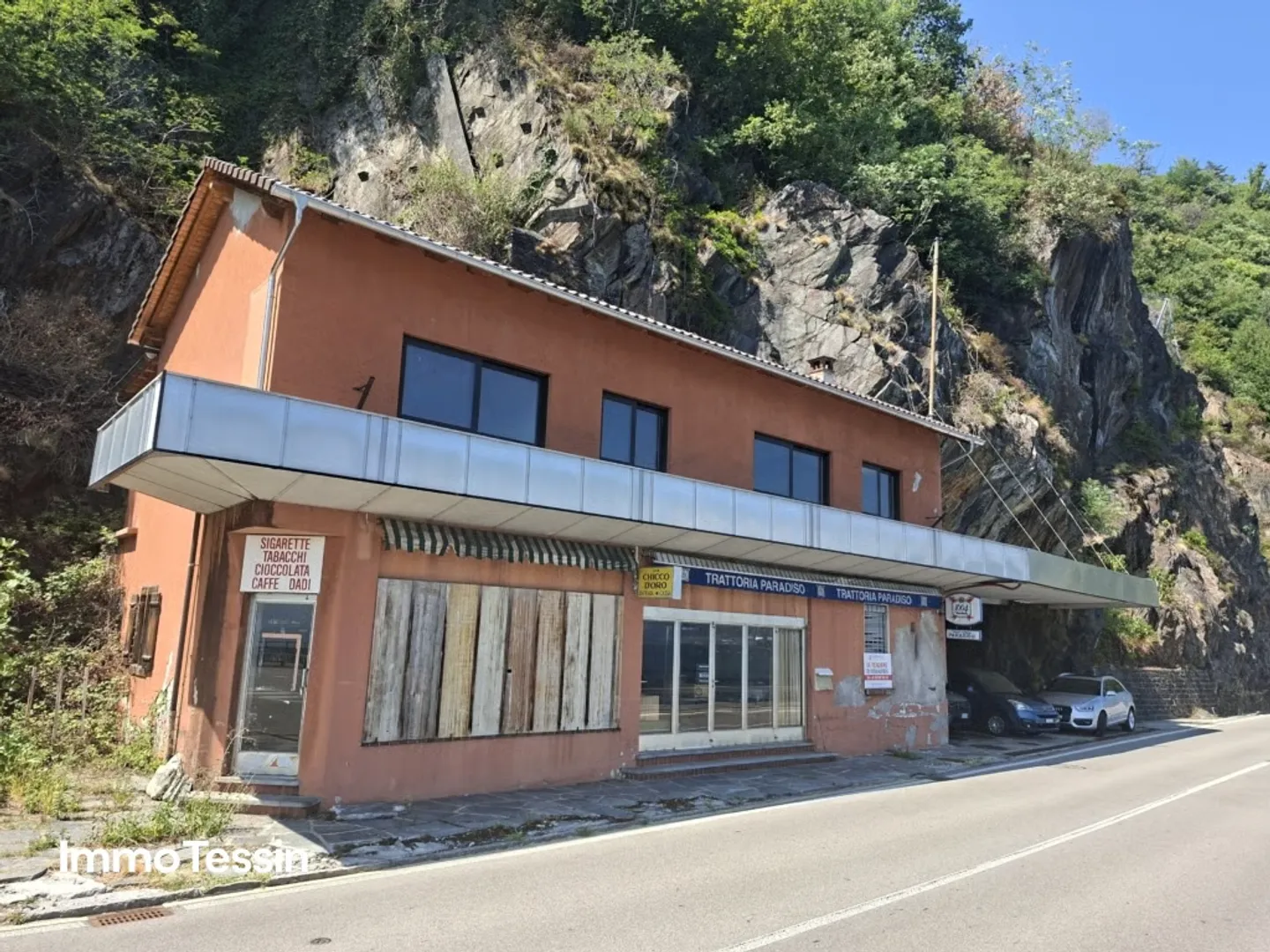 POTENTIAL: Property in Brissago directly on Lake Maggiore with breathtaking lake views and several parking spaces - Photo 6 of 13
