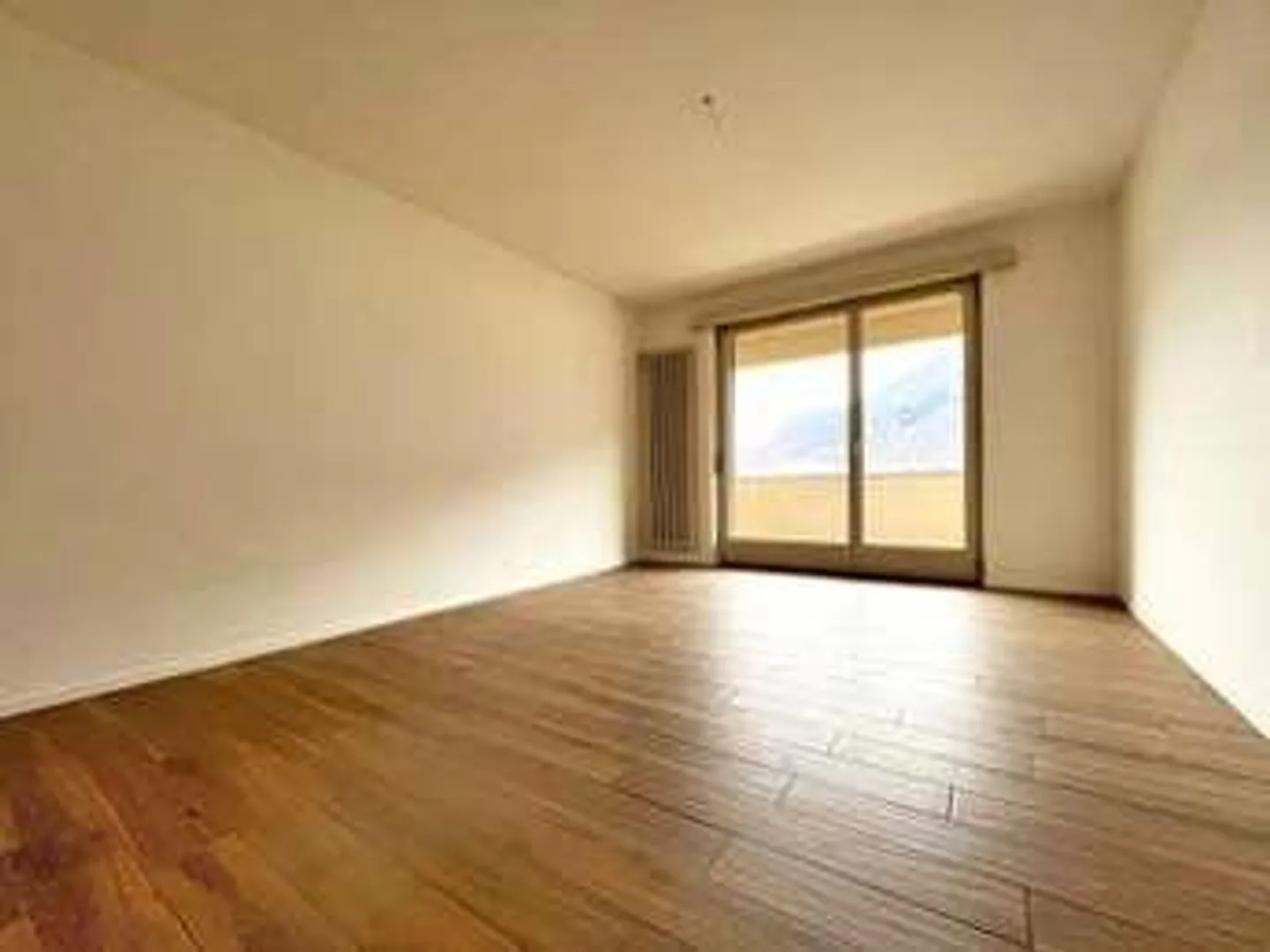 Appartamento luminoso di 3,5 locali a Castione - Foto 2 di 7