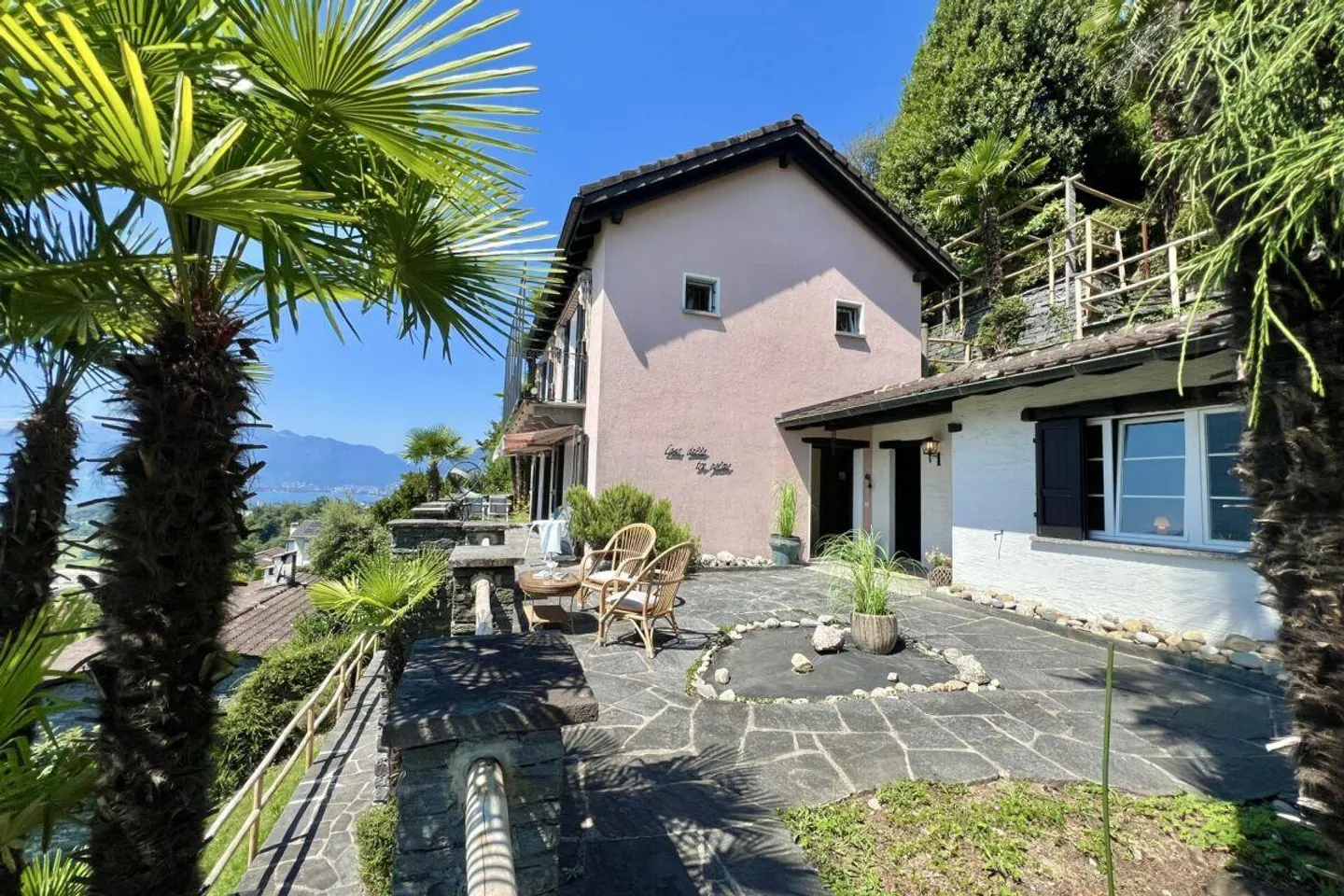 Single-family house "Casa delle tre Palme" with separate studio and building reserve - Photo 17 of 30