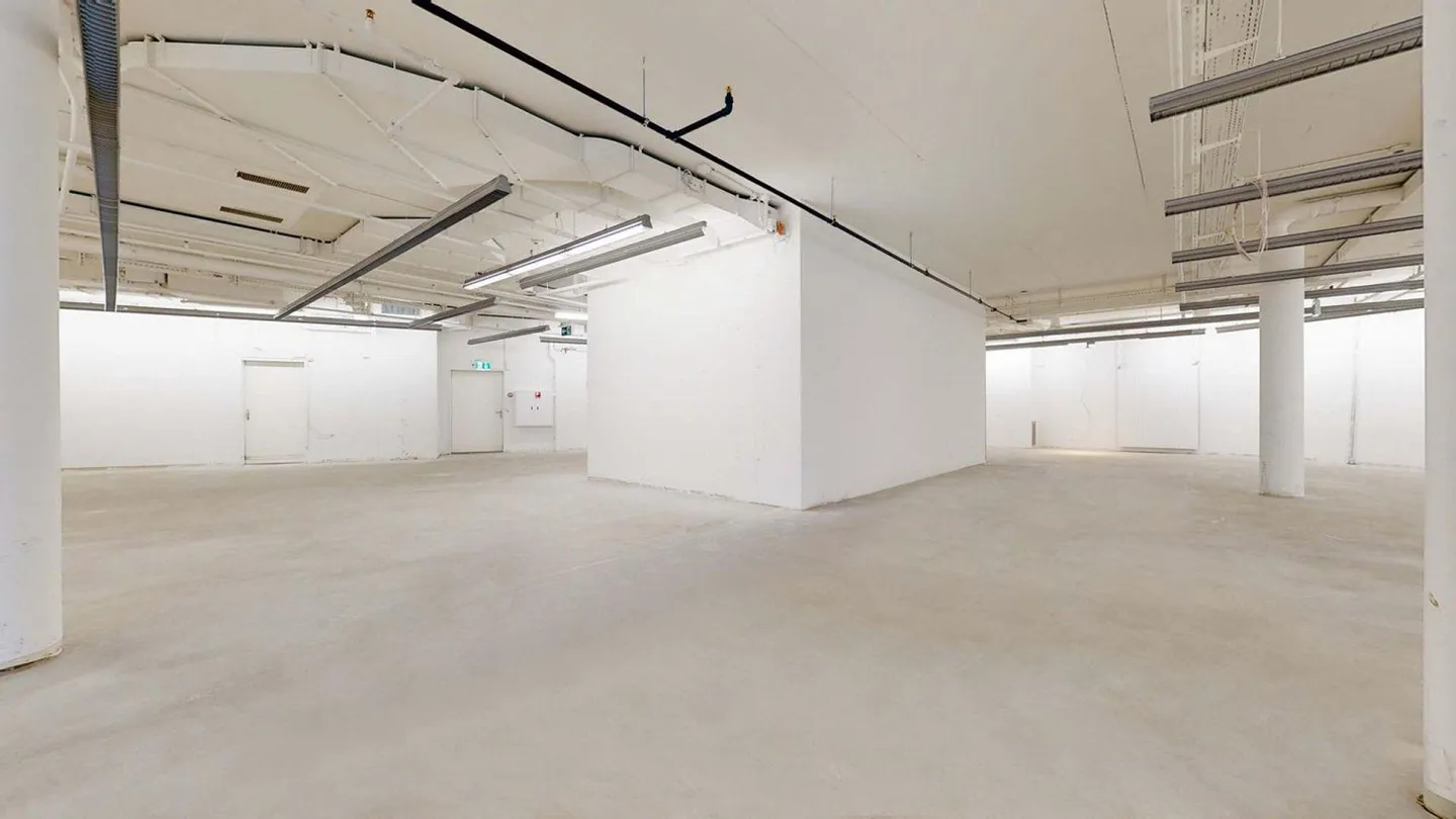 699 m² Sales Area Directly Next to New Yorker! - Photo 7 of 8