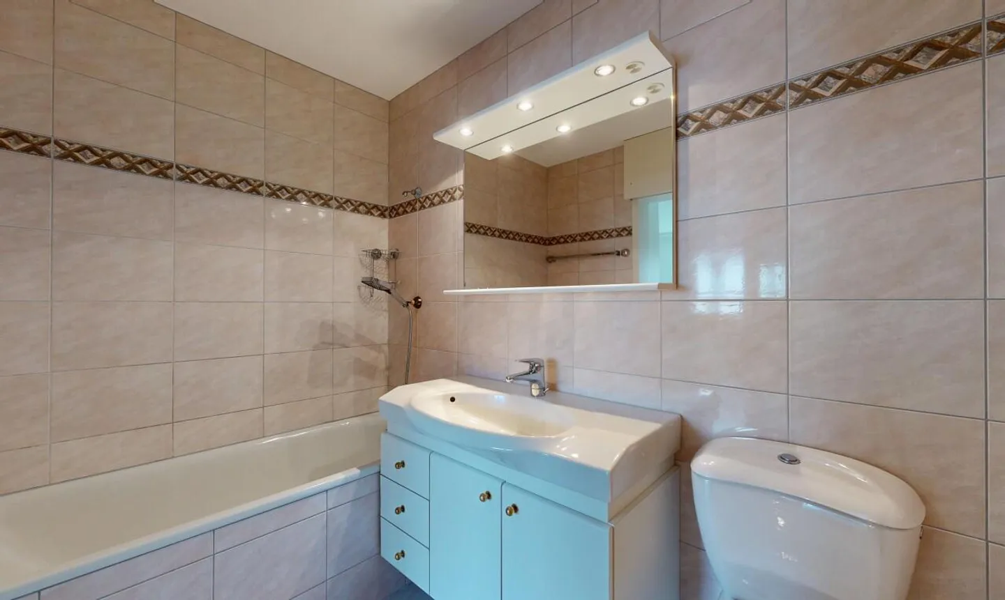 Appartement attrayant de 4,5 pièces avec balcon dans un emplacement calme à Widen - Photo 10 sur 11