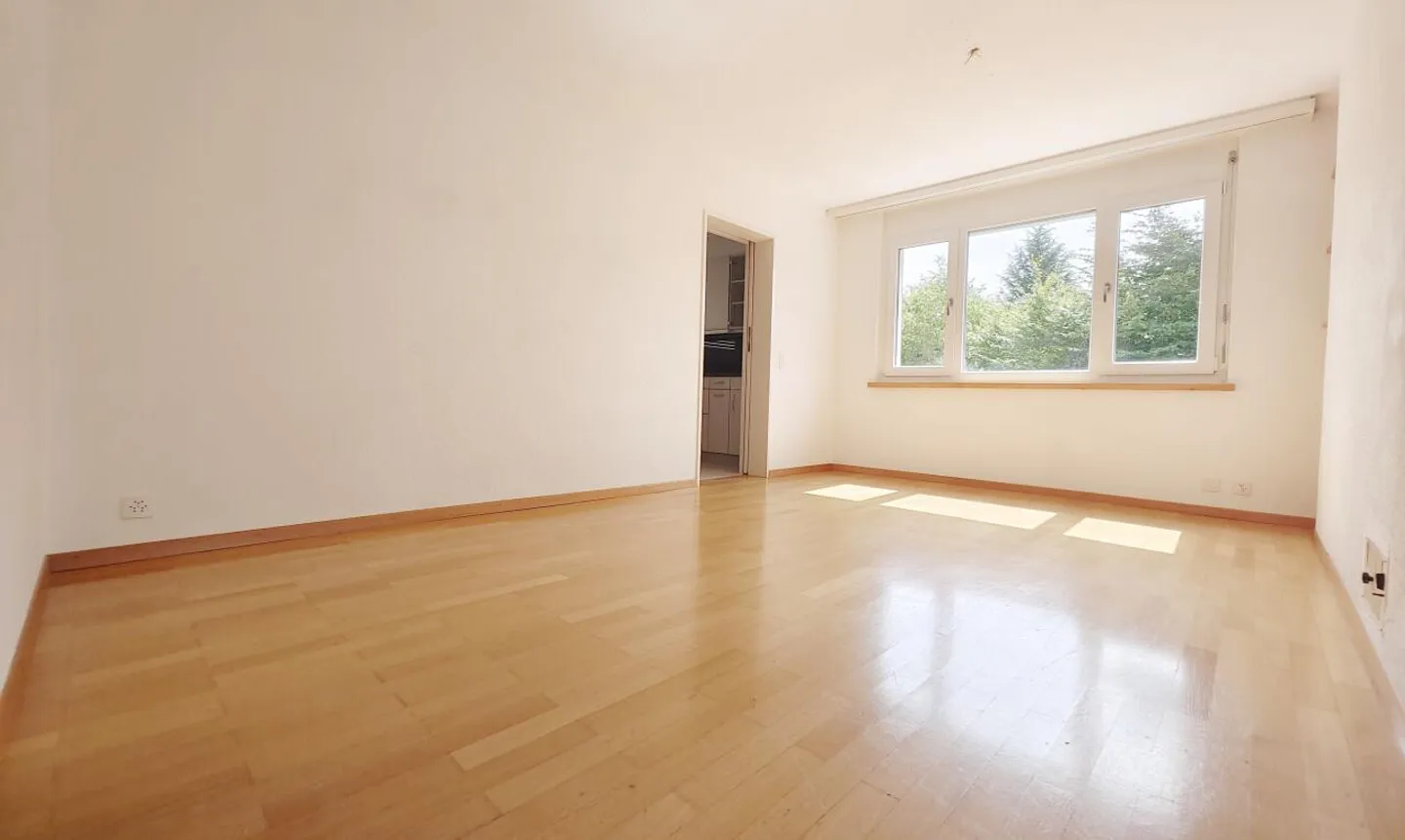 Appartement attrayant de 4,5 pièces avec balcon dans un emplacement calme à Widen - Photo 7 sur 11