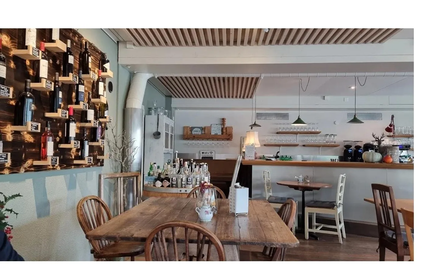 Restaurant populaire avec charme - Photo 3 sur 9