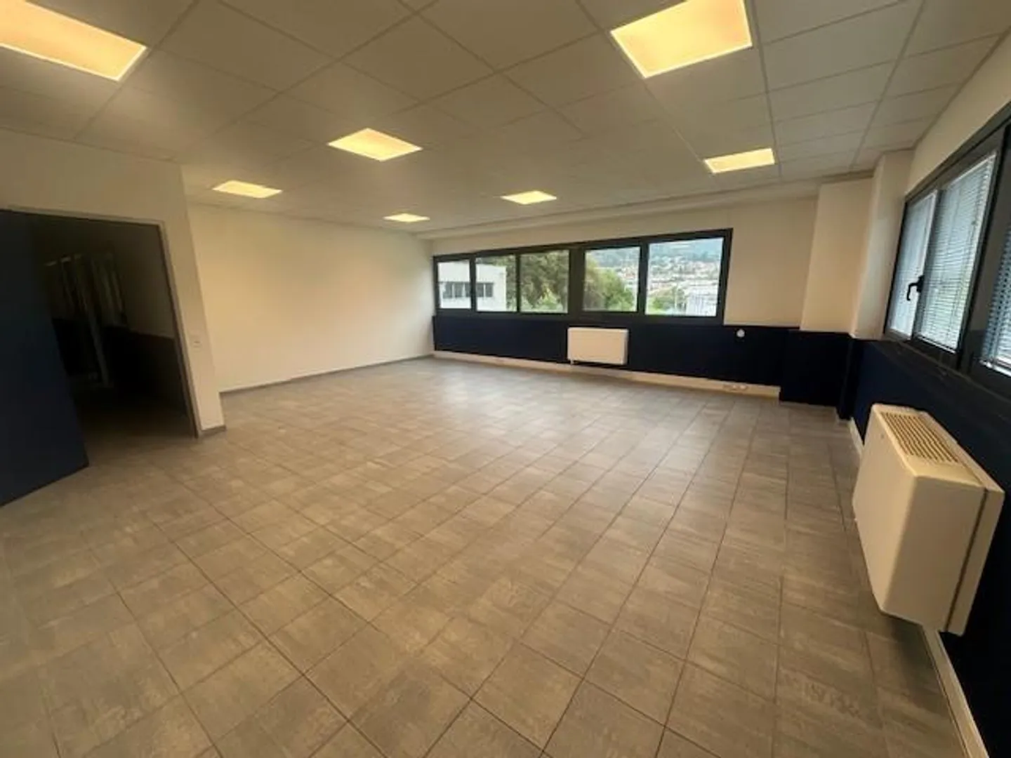 Bureaux modernes à louer à Gravesano - Via al Fiume 1 - Photo 2 sur 11