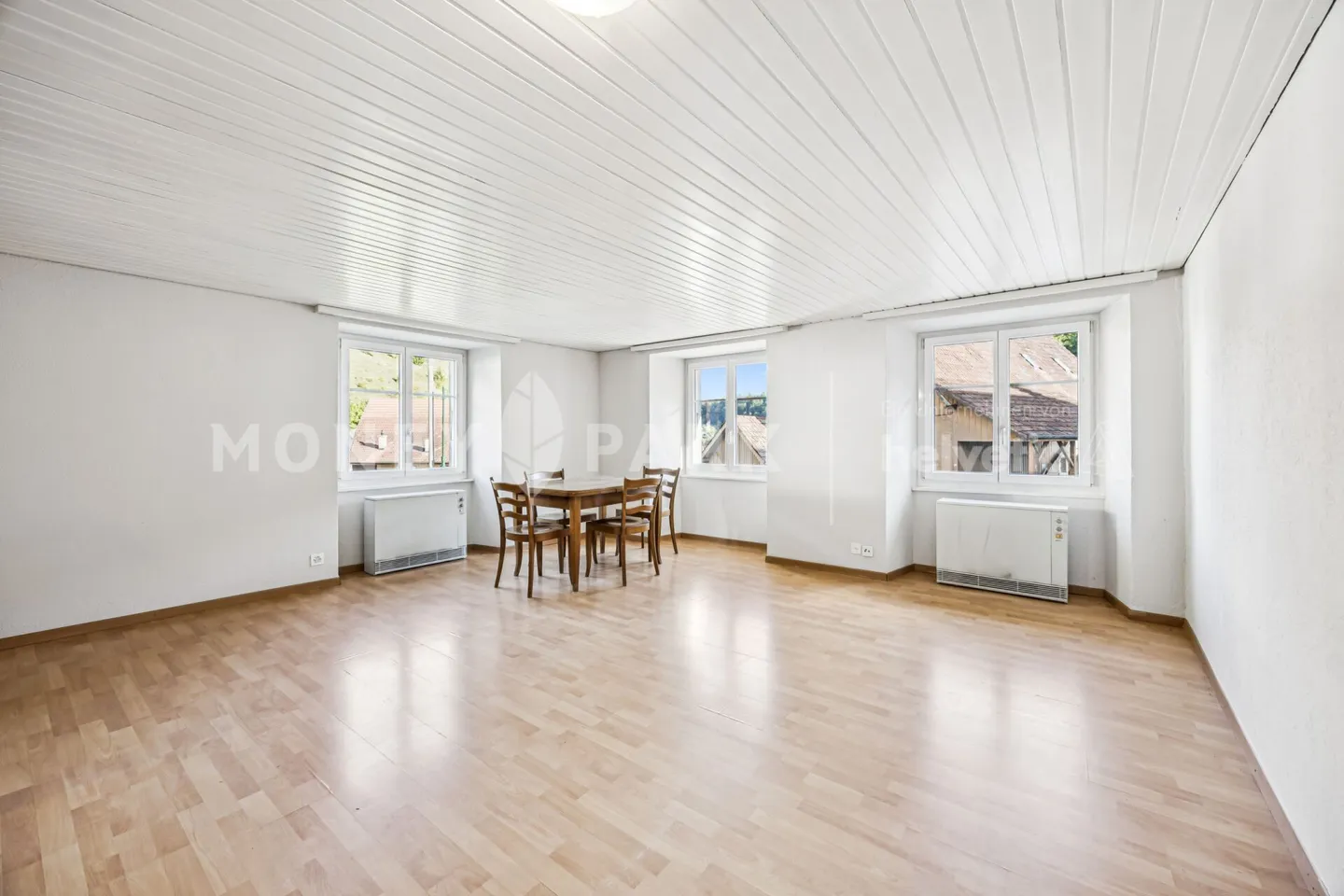 Casa bifamiliare caratteristica con edificio economico e posizione idilliaca - Foto 6 di 12