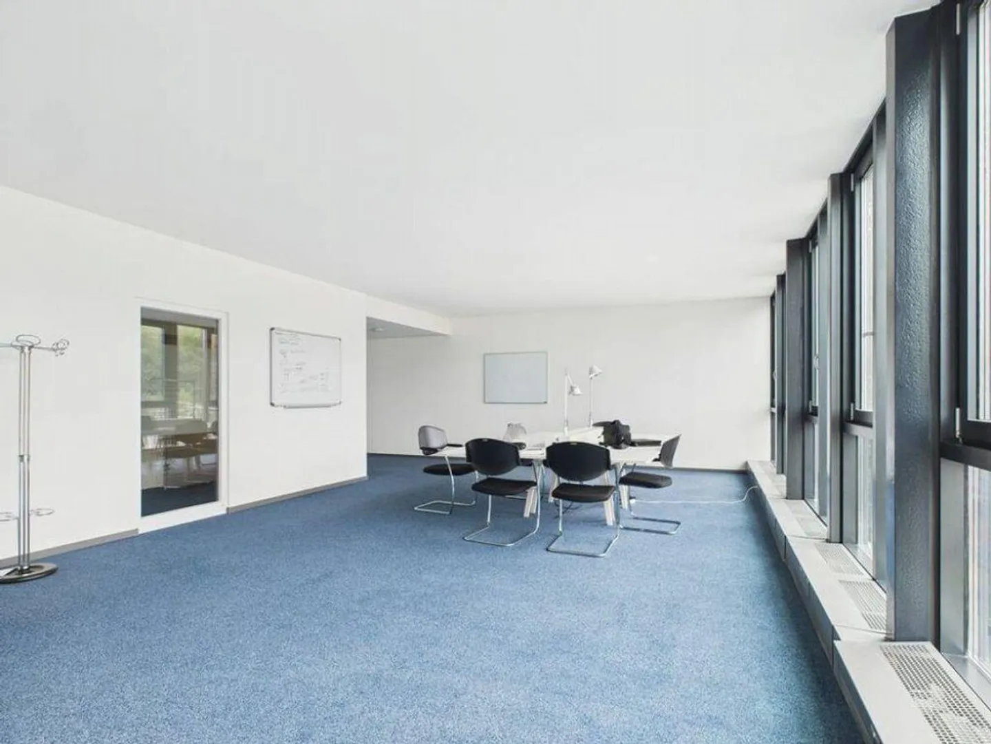 Bureau représentatif avec 9 pièces et beaucoup de lumière du jour - Photo 10 sur 10