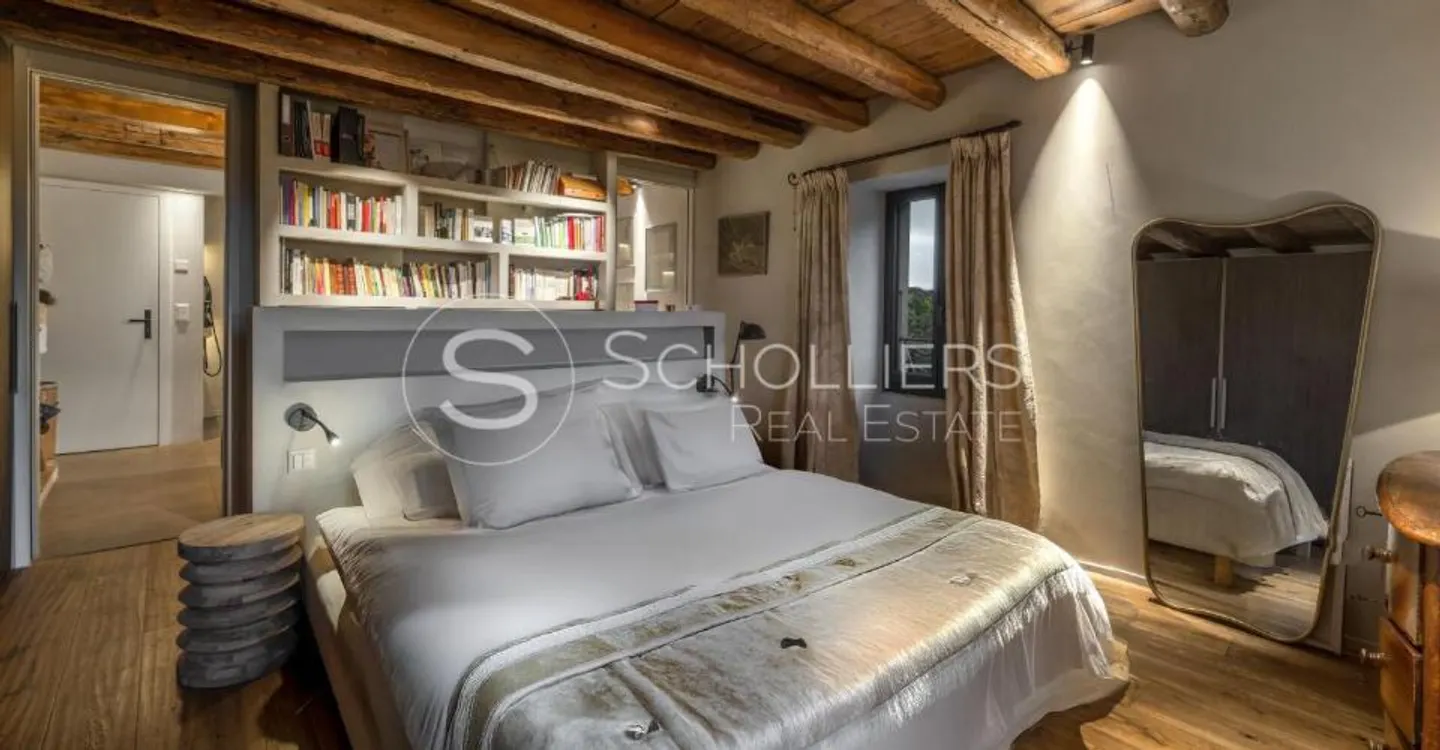 20-room House - Photo 8 of 10