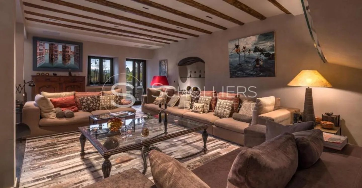 20-room House - Photo 4 of 10