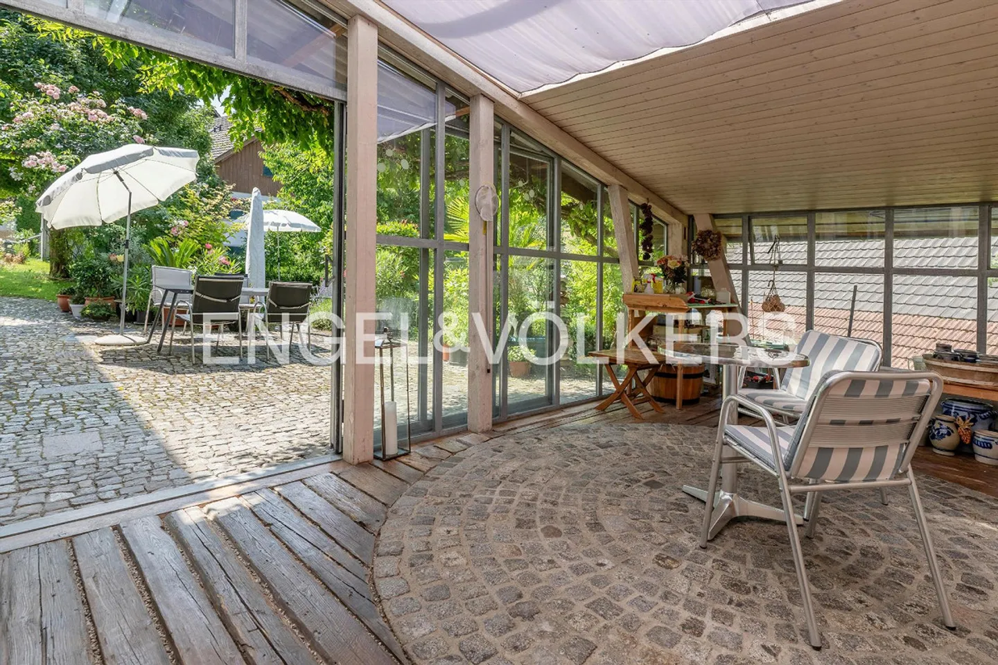 Historical Timber House with Garden Paradise - Photo 4 of 8