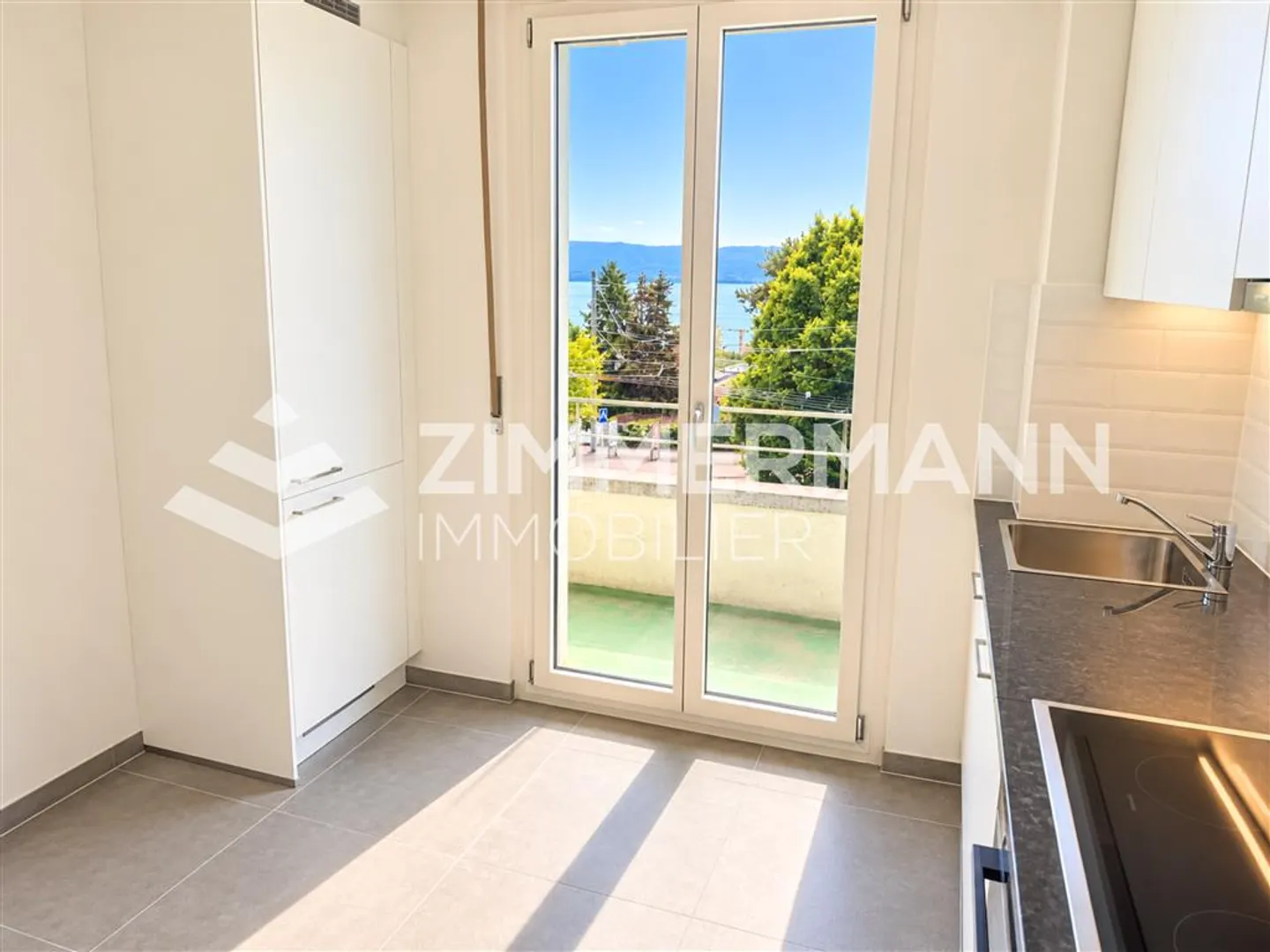 Appartement Charmant avec Vue sur le Lac - Photo 8 sur 8