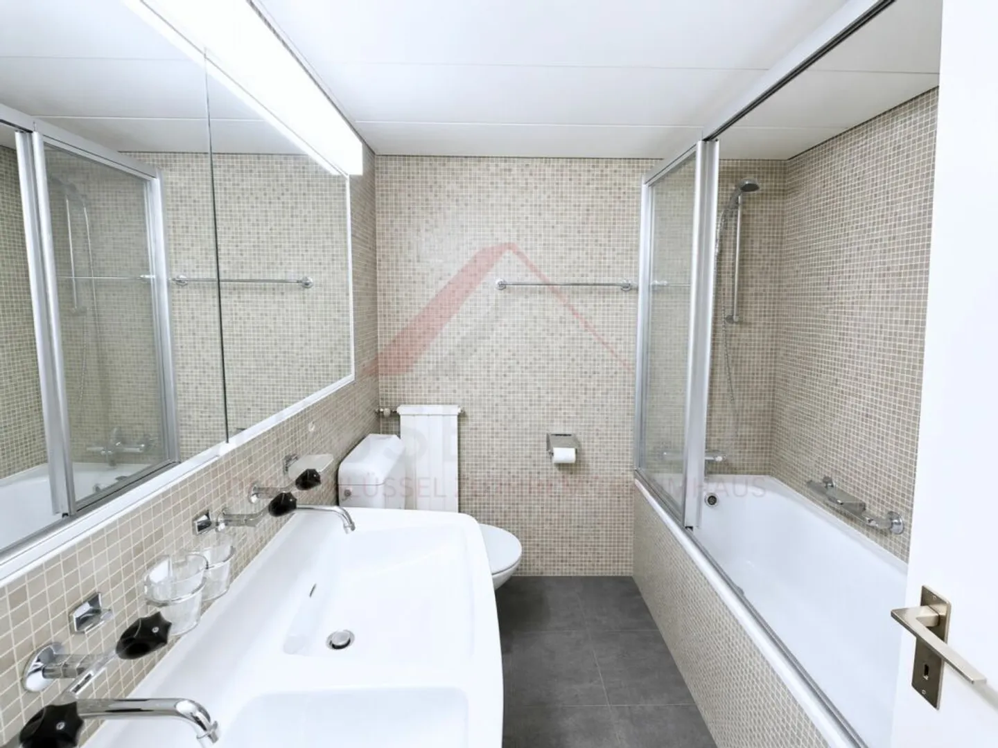 Grosszügiges Studio mit Balkon - Foto 5 von 8