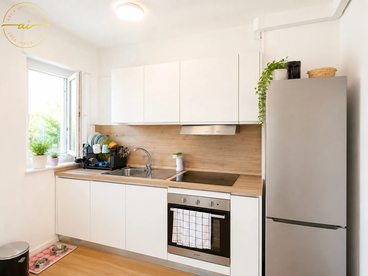 APPARTEMENT RÉNOVÉ DE 4 PIÈCES - Photo 2 sur 10