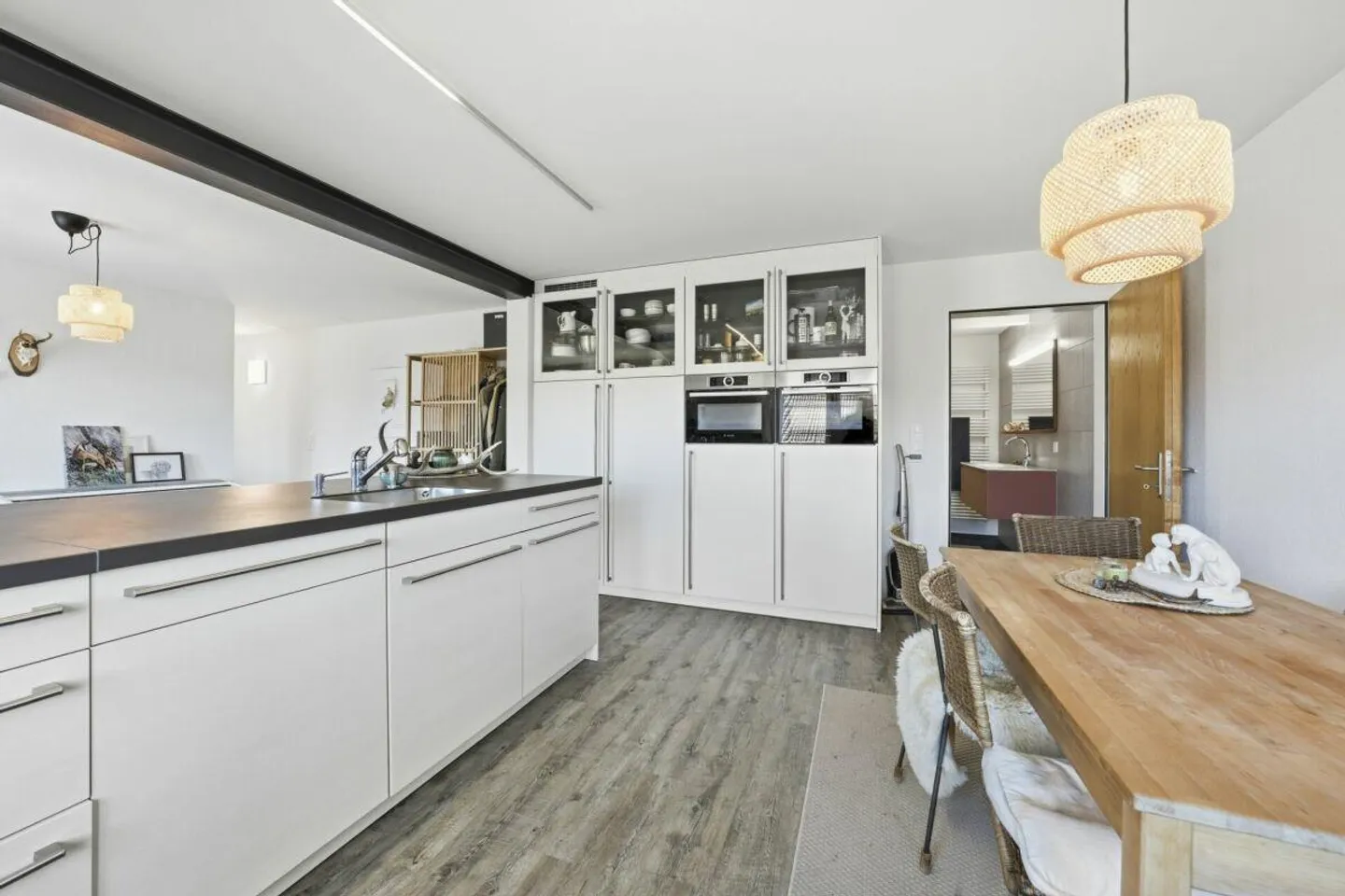Paradise familial indépendant avec appartement, vue dégagée et offre d'espace polyvalent - Photo 3 sur 30