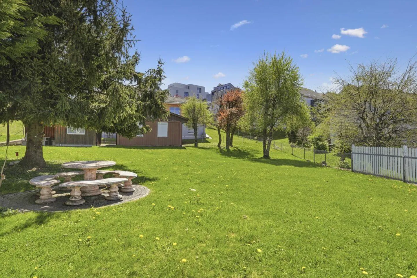Paradise familial indépendant avec appartement, vue dégagée et offre d'espace polyvalent - Photo 27 sur 30