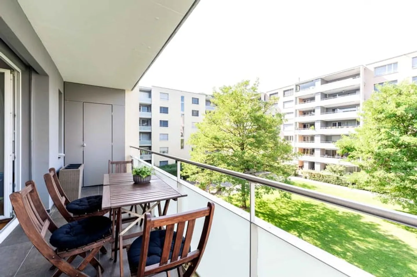 Apartment for rent - Photo 3 of 9