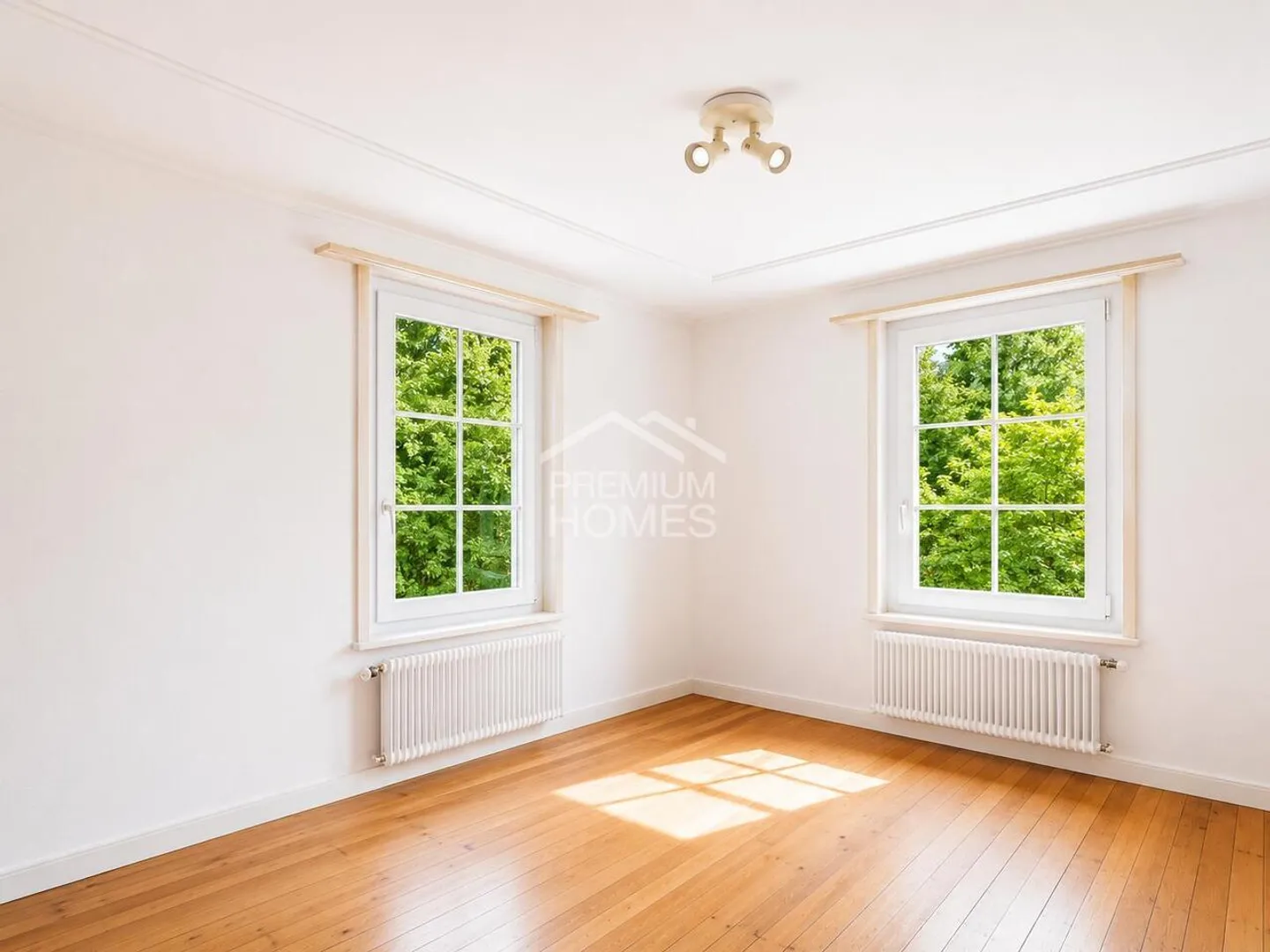 Charming Family Home with Garden - Photo 3 of 13