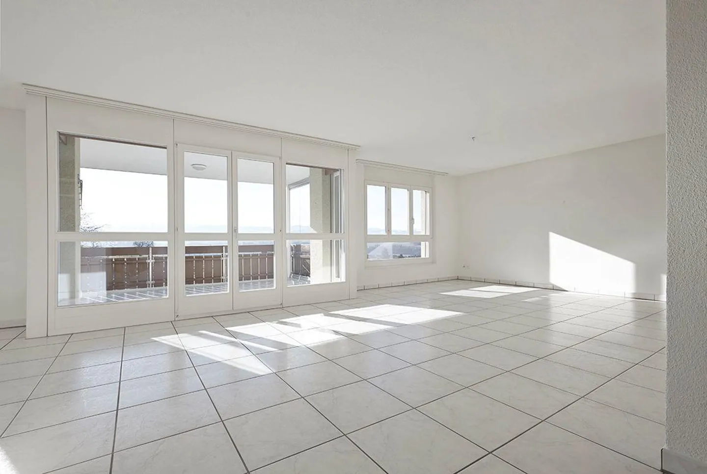 Plus d'espace. Plus de perspective. Plus de maison - Photo 3 sur 15