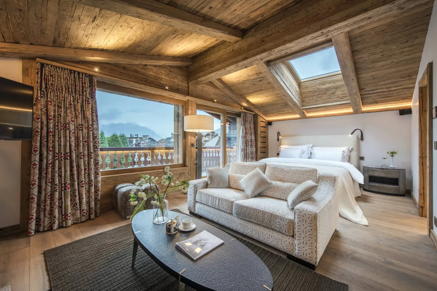 Exceptional Chalet in the Heart of the Resort - Photo 1 of 13
