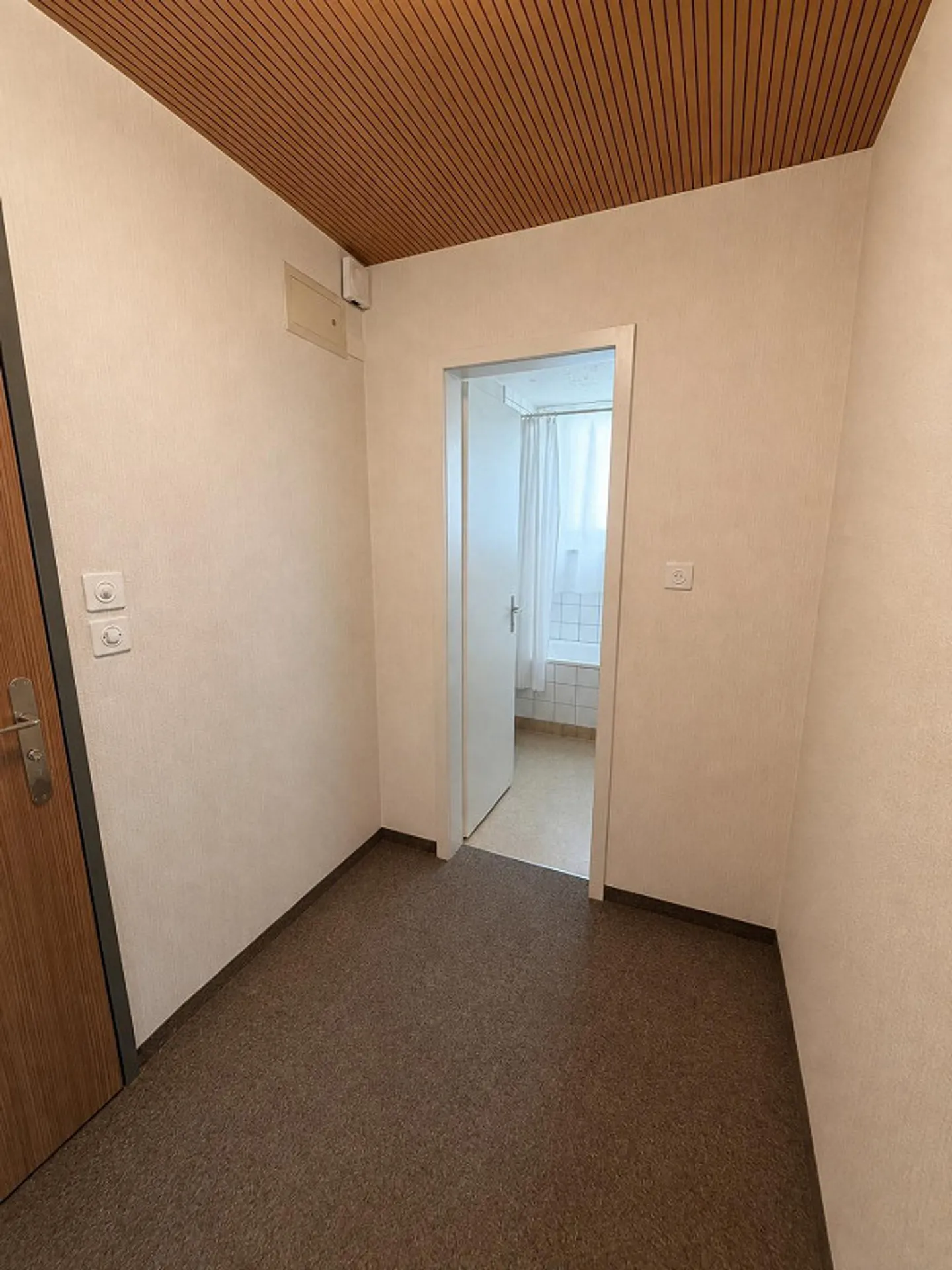Appartamento attraente con 3 camere da letto, ampio balcone e vista sul verde - Foto 8 di 8