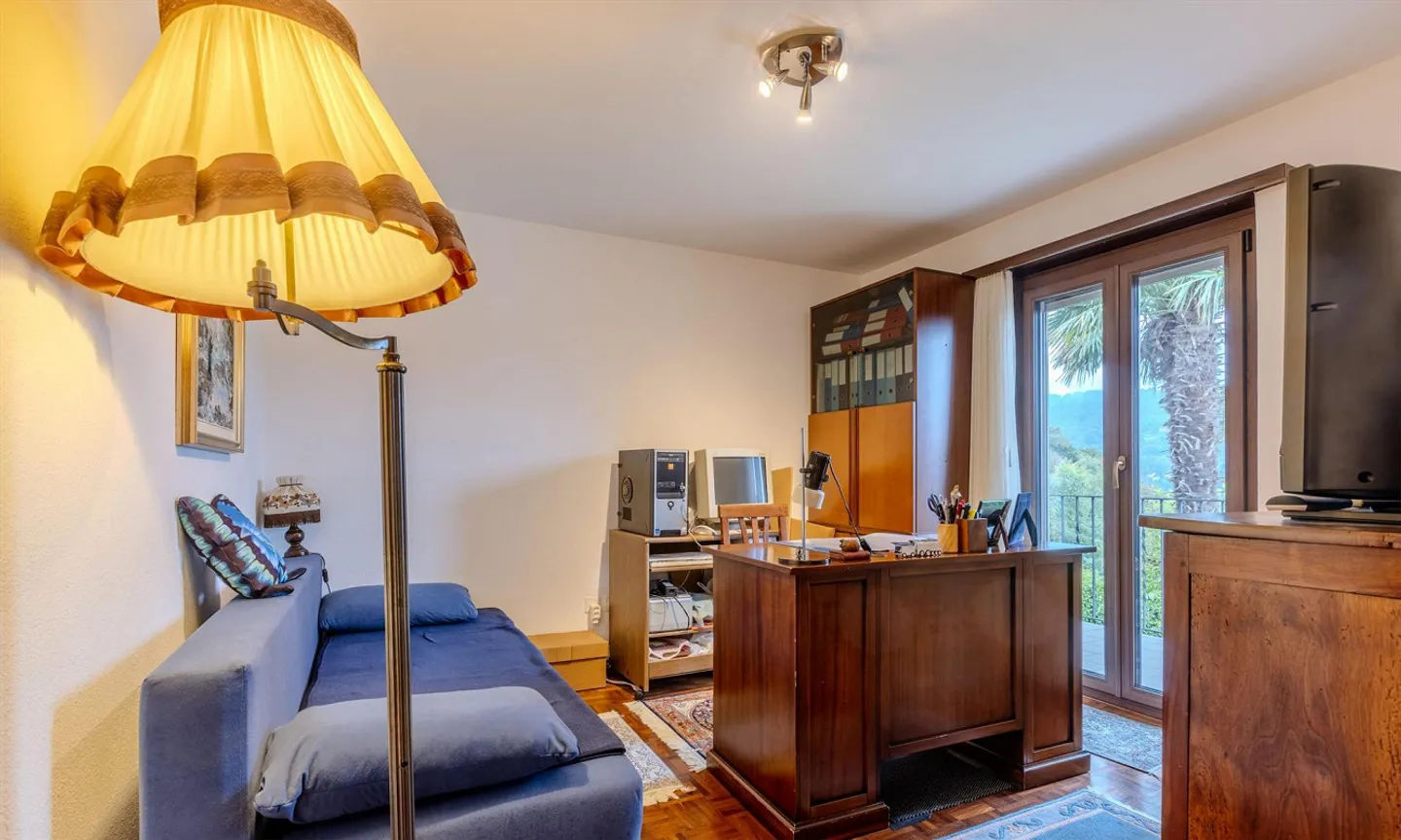 Economico - Villa di 5,5 stanze con giardino a Lugano Pazzallo - Foto 8 di 12