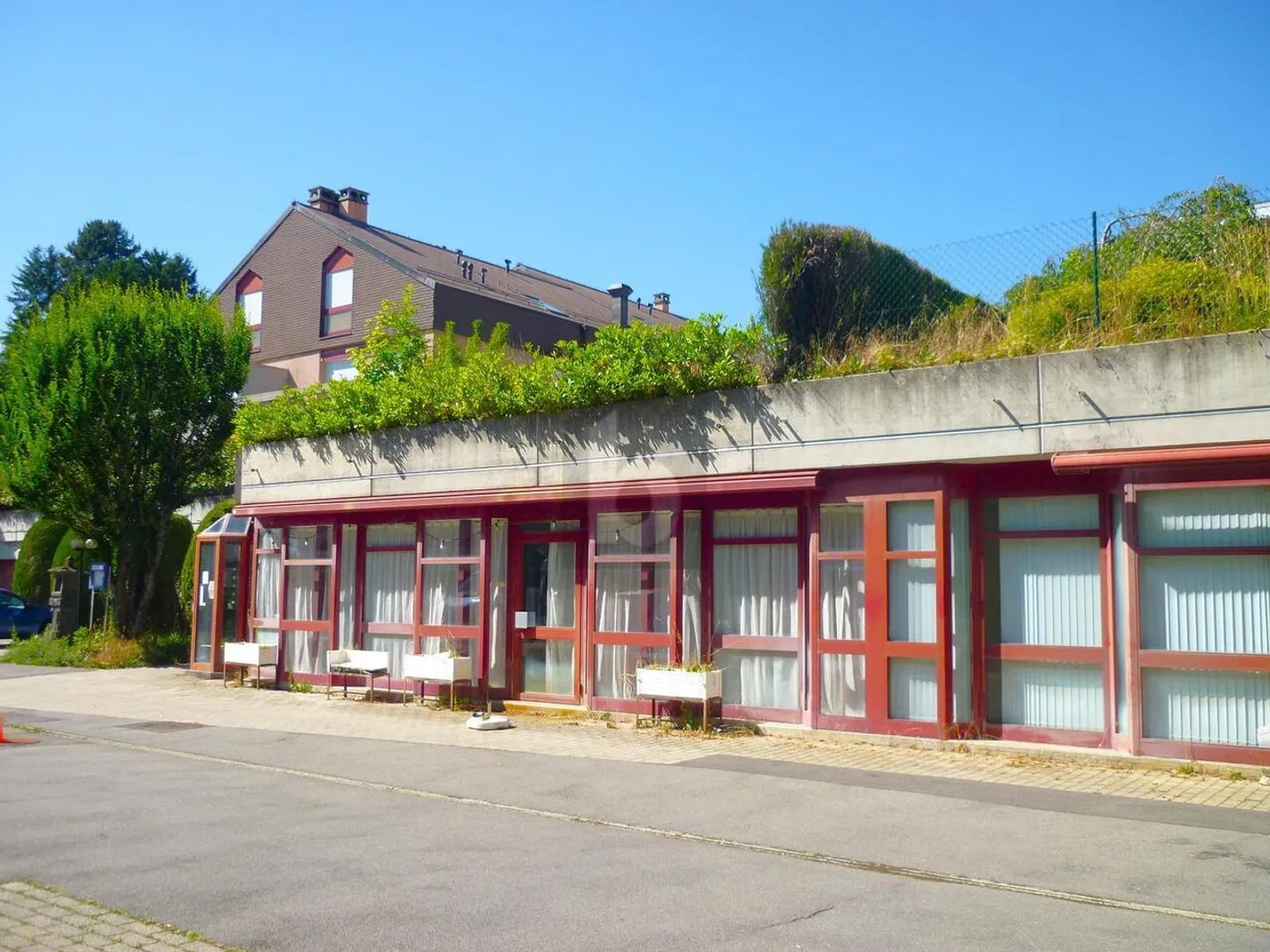 RESTAURANT SANS PAS-DE-PORTE - Photo 2 sur 5