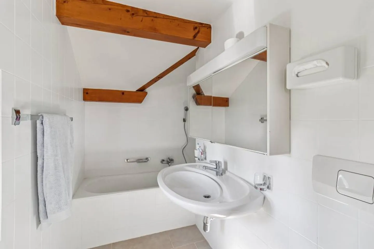 7-room House - Photo 10 of 12