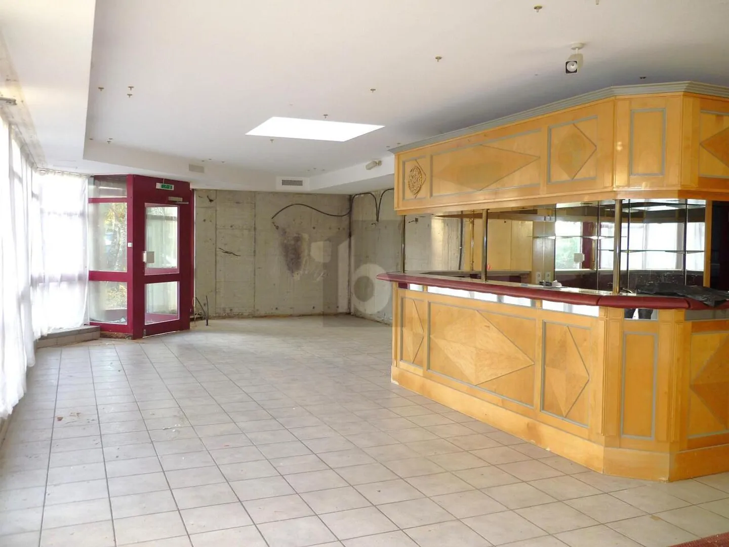 RESTAURANT SANS PAS-DE-PORTE - Photo 4 sur 5