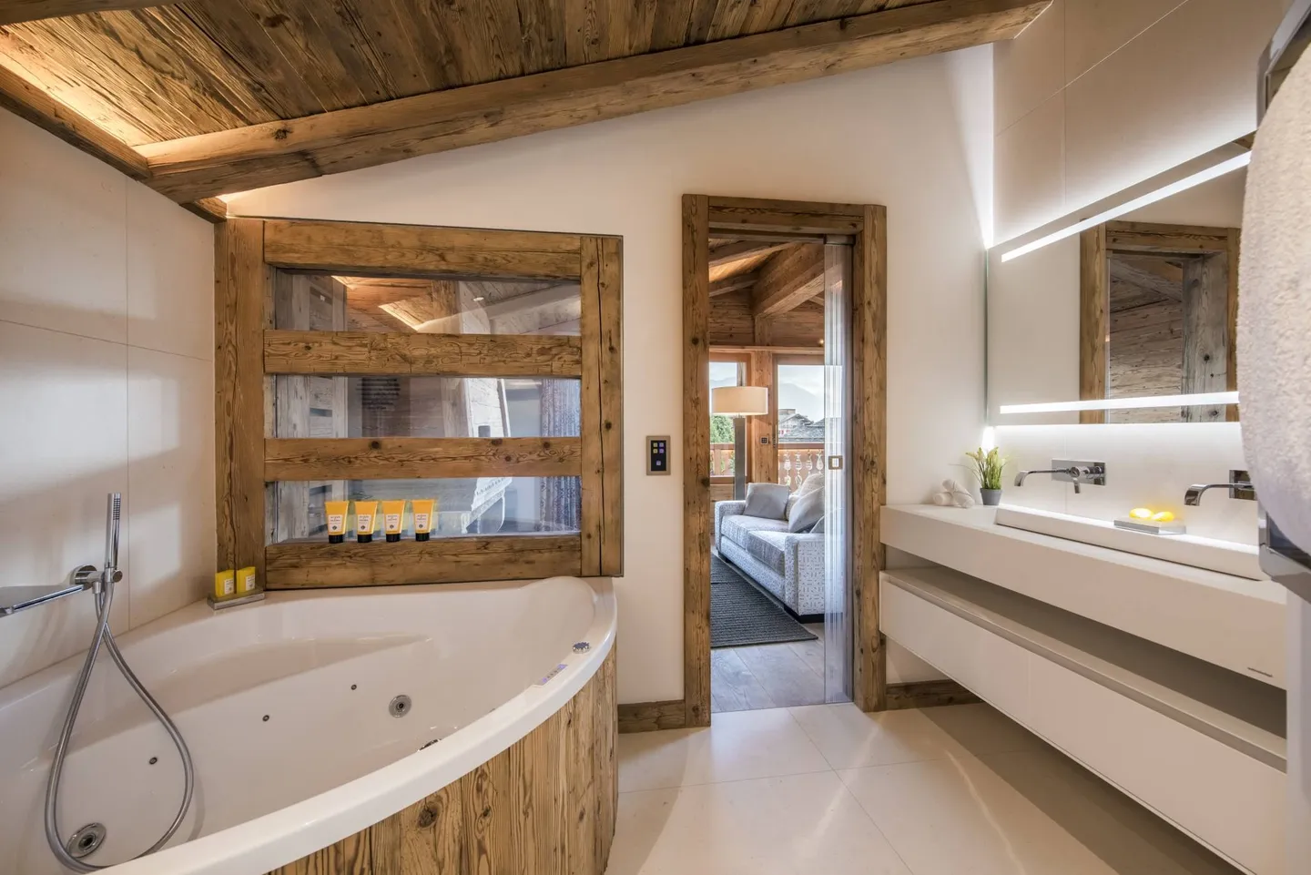 Exceptional Chalet in the Heart of the Resort - Photo 8 of 13