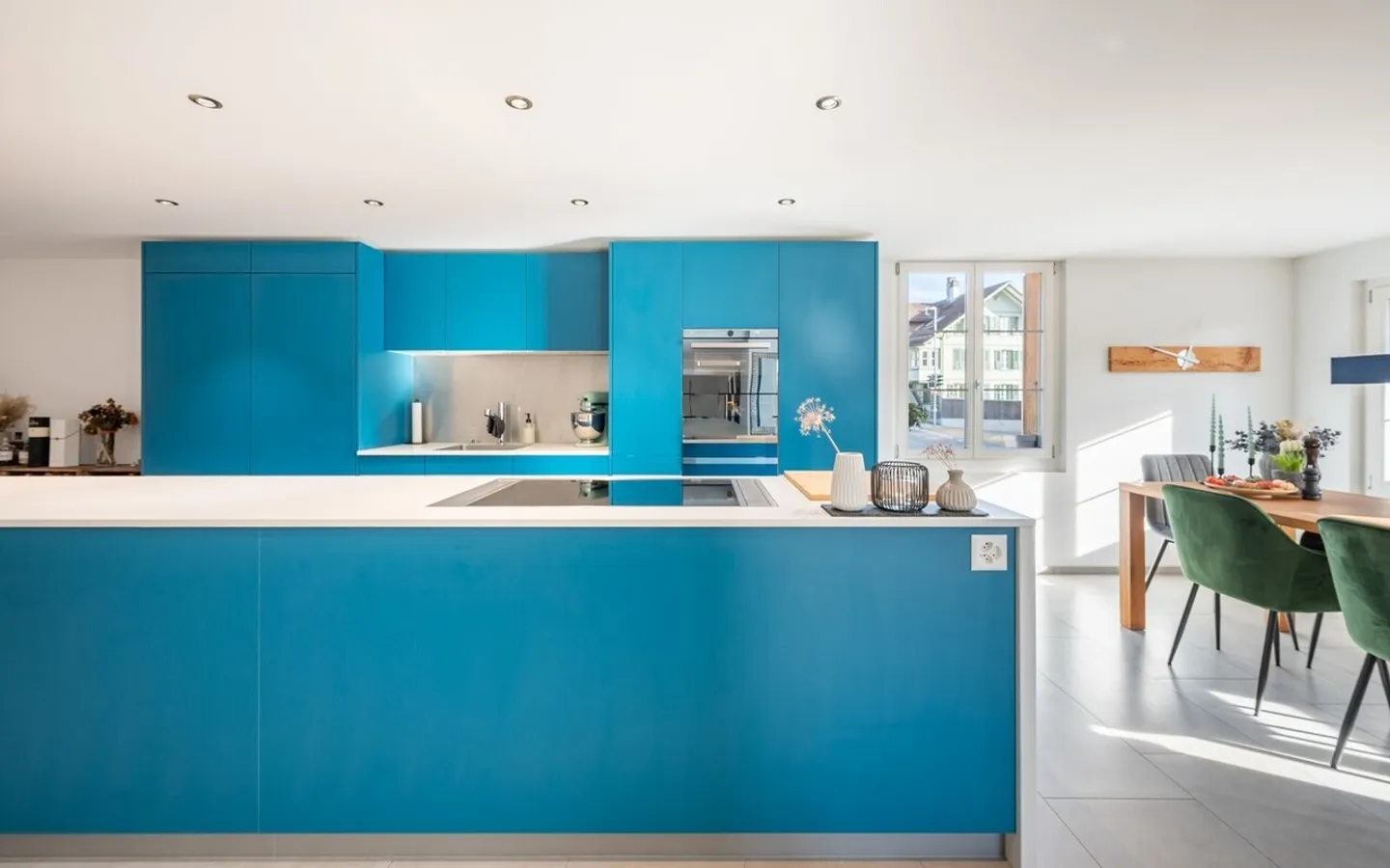 Wunderschön renovierte Wohnung im grossen Stil! - Foto 1 di 13