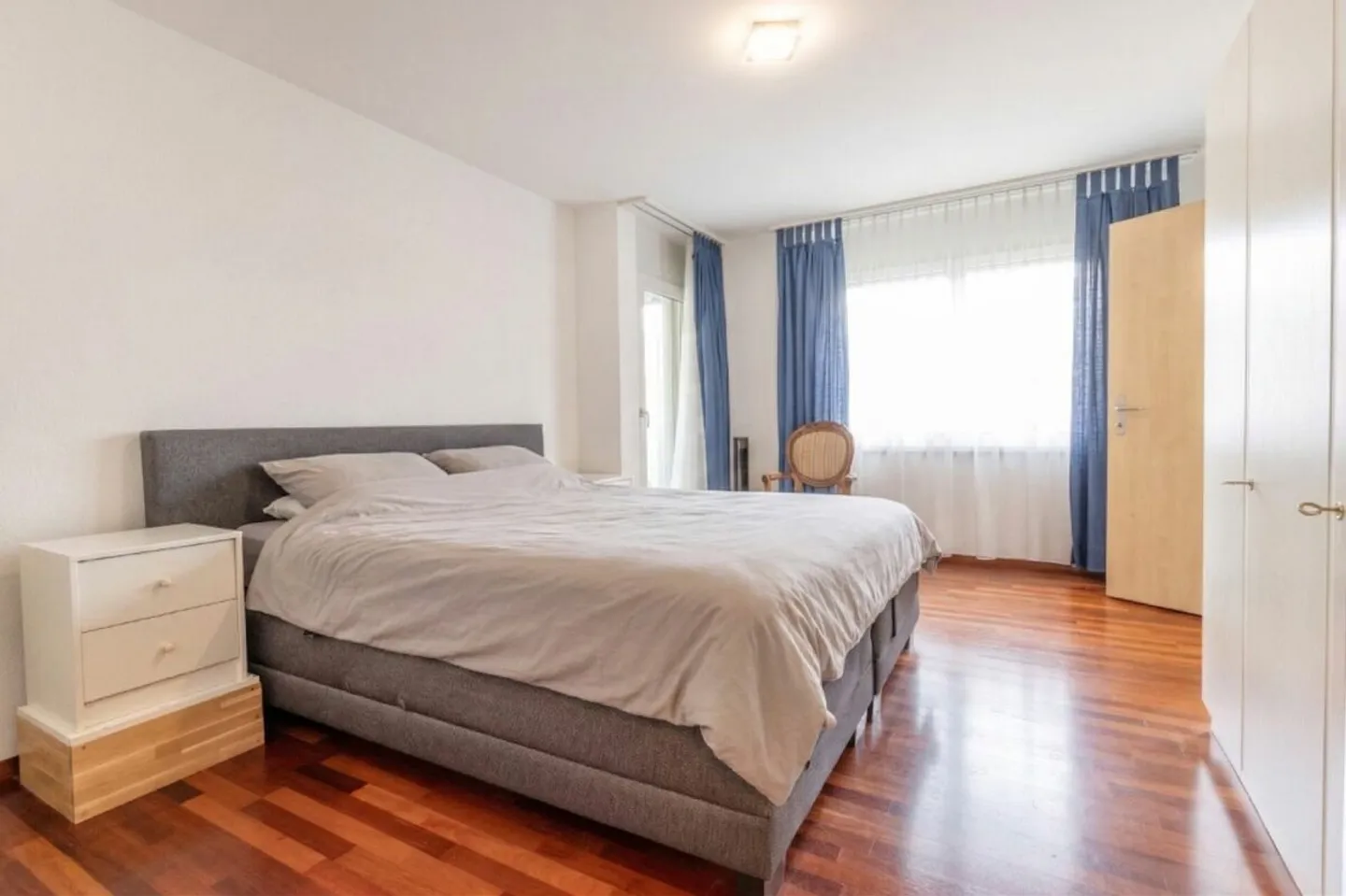 Appartamento di 4,5 stanze con due posti auto in garage sotterraneo e un laboratorio privato - Foto 6 di 17