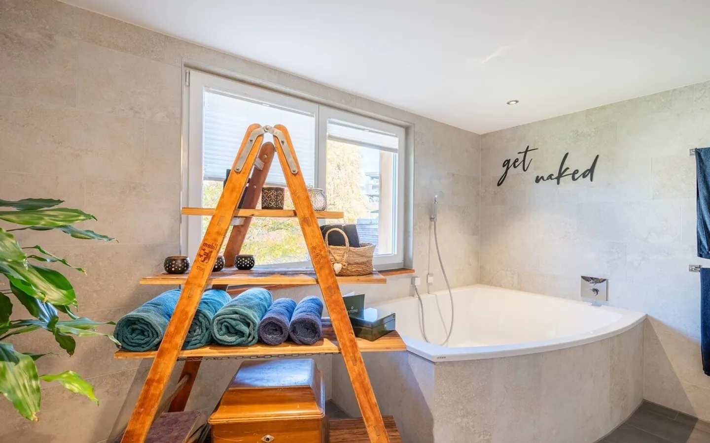 Wunderschön renovierte Wohnung im grossen Stil! - Foto 10 di 13