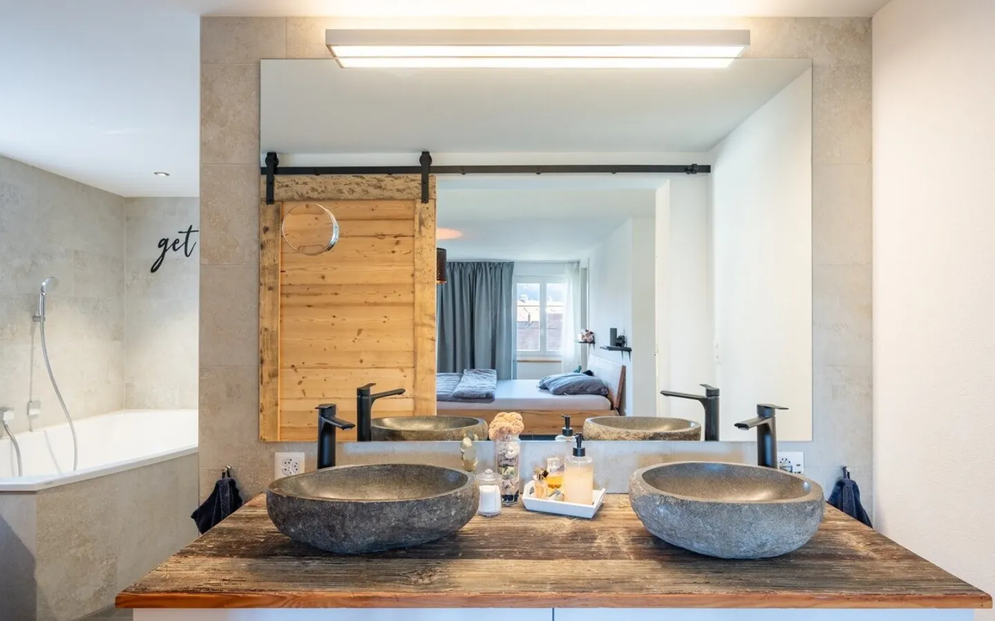 Wunderschön renovierte Wohnung im grossen Stil! - Foto 9 di 13