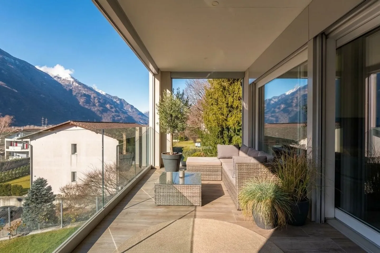 Moderno appartamento di 3,5 stanze con loggia a Claro - Foto 1 di 10