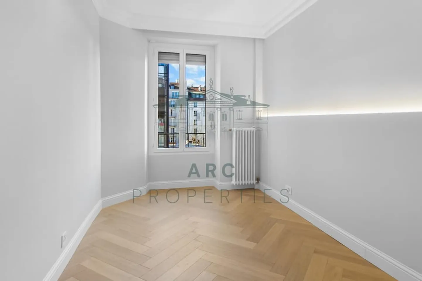 PÂQUIS - WUNDERSCHÖNE RENOVIERTE WOHNUNG - Foto 4 von 7