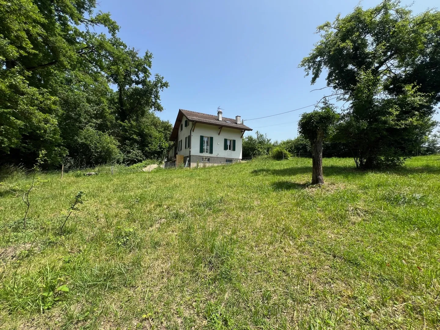 Villa ristrutturata di 5,5 stanze nel cuore della foresta di Satigny - Foto 1 di 9