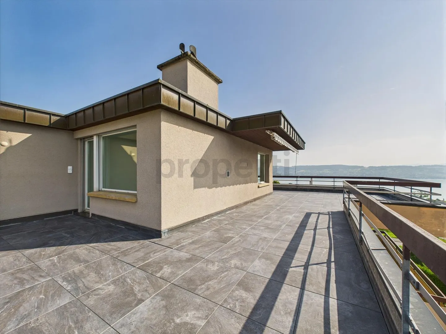 Appartement penthouse exclusif de 3 pièces avec vue à Wädenswil - Photo 9 sur 11