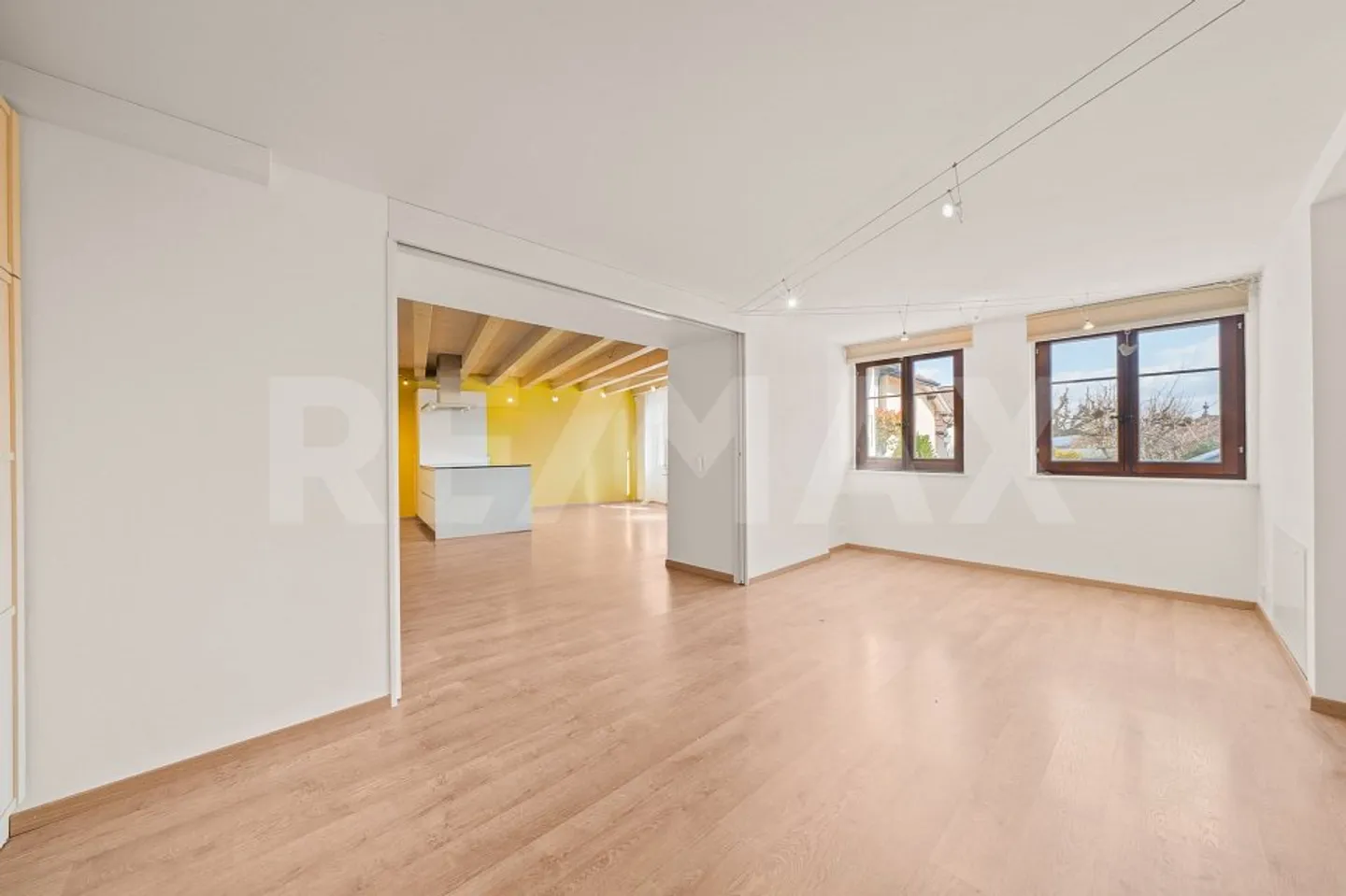 Casa di villaggio affascinante a Bougy-Villars: 6,5 stanze - Foto 4 di 13