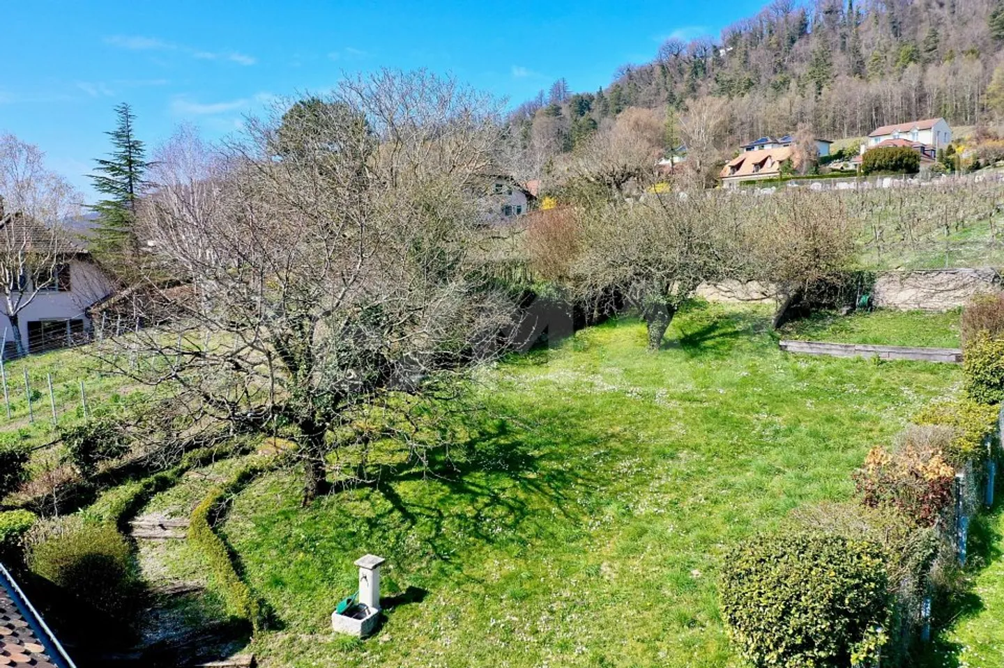 Casa di villaggio affascinante a Bougy-Villars: 6,5 stanze - Foto 9 di 13