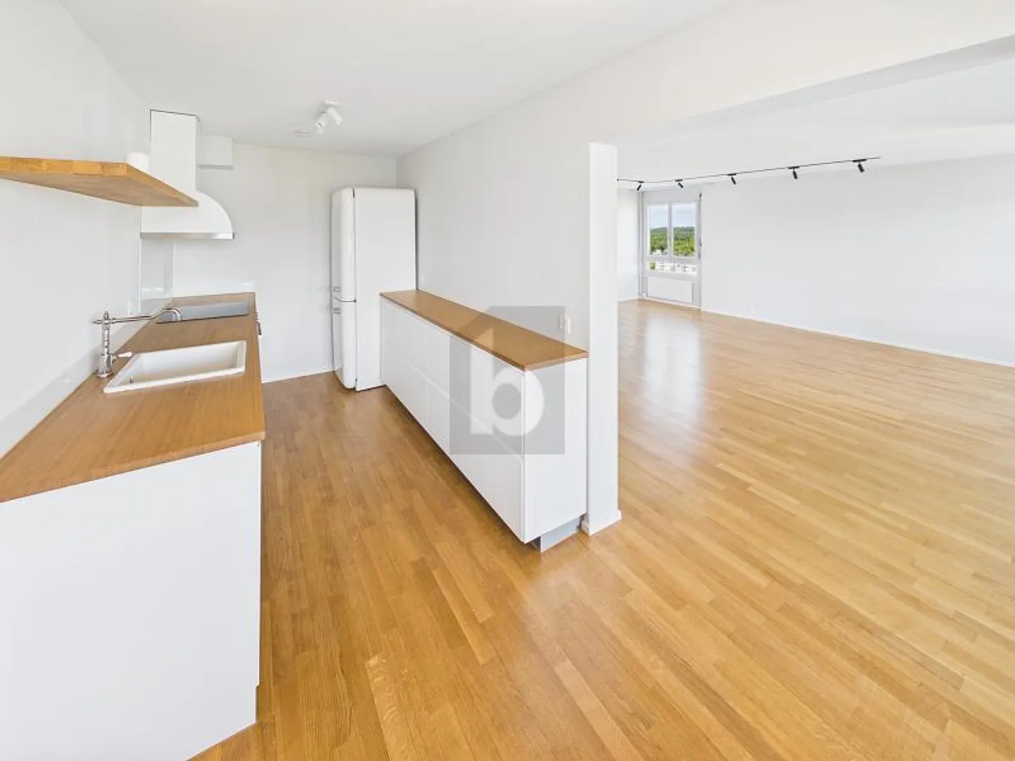 Appartement moderne avec vue - Photo 4 sur 6
