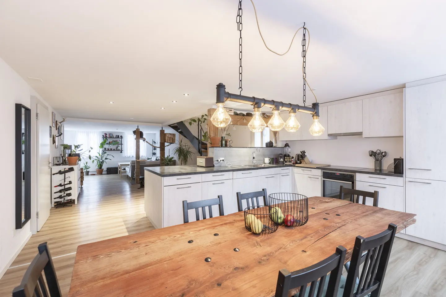 Proprietà versatile con ampio spazio abitativo e utilizzabile - Foto 5 di 7