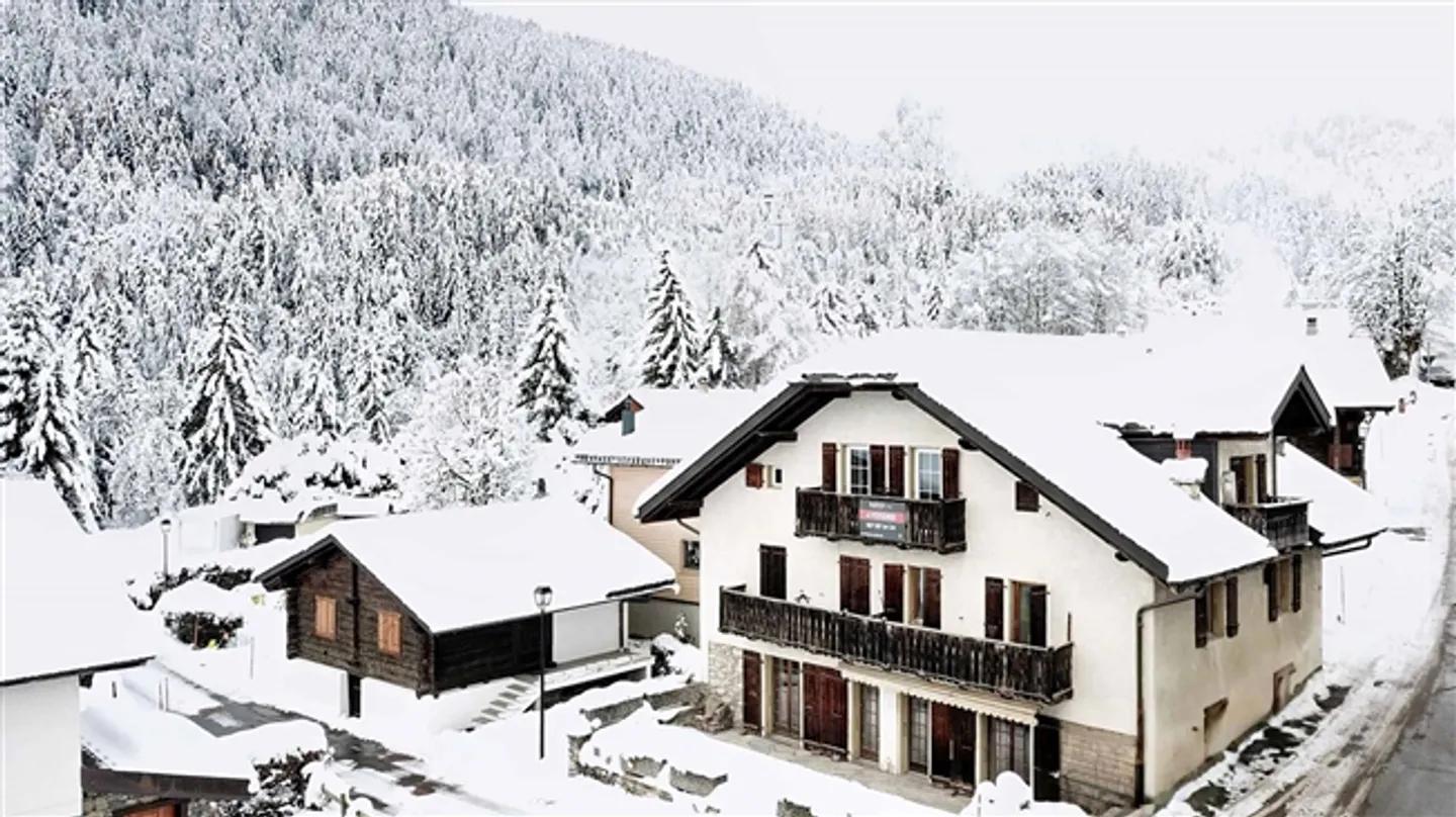 Charmantes Dorfhäuschen in Ovronnaz - Foto 7 von 8