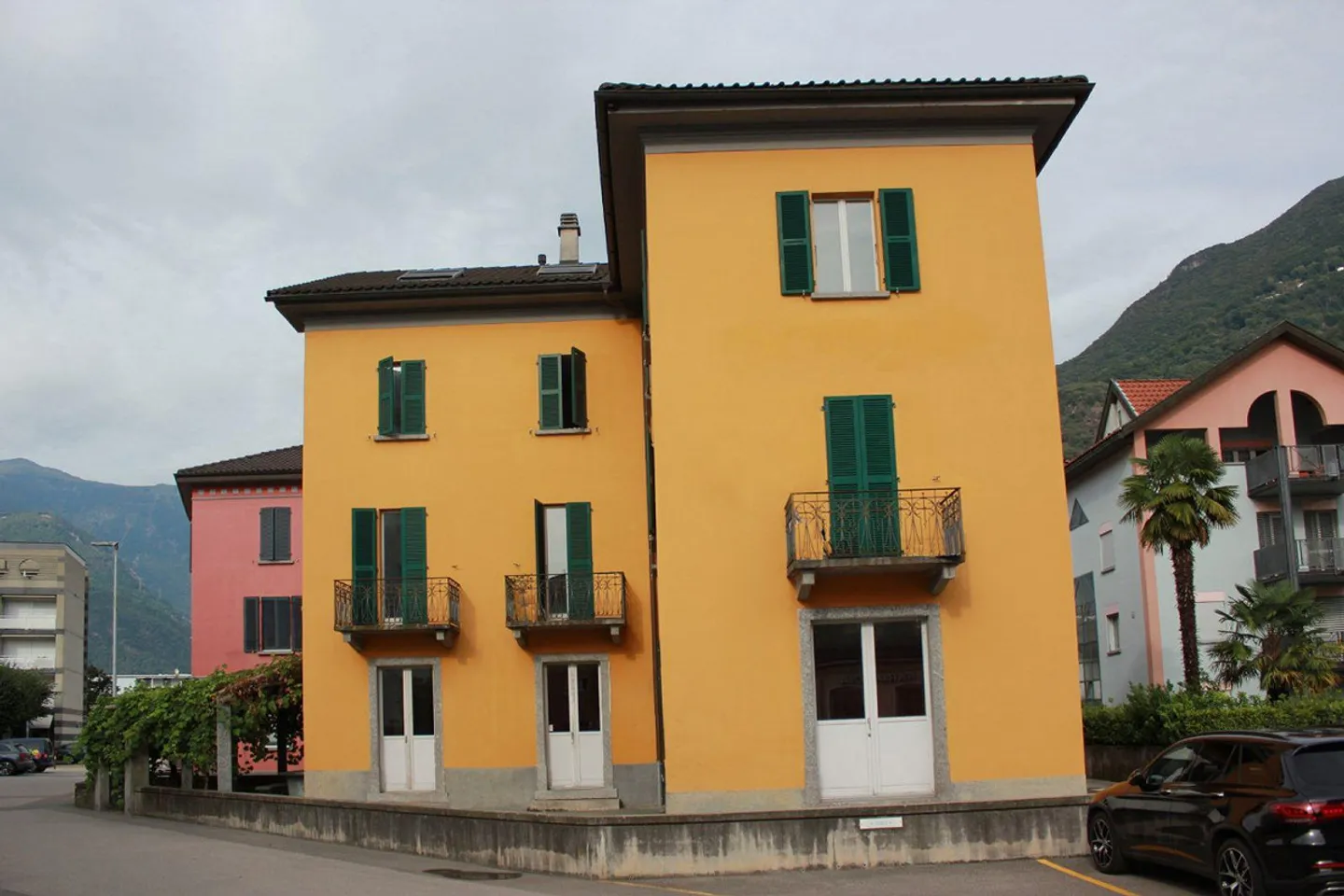 Living in the heart of Bellinzona – 3.5 Room Apartment in renovated building - Photo 3 of 14