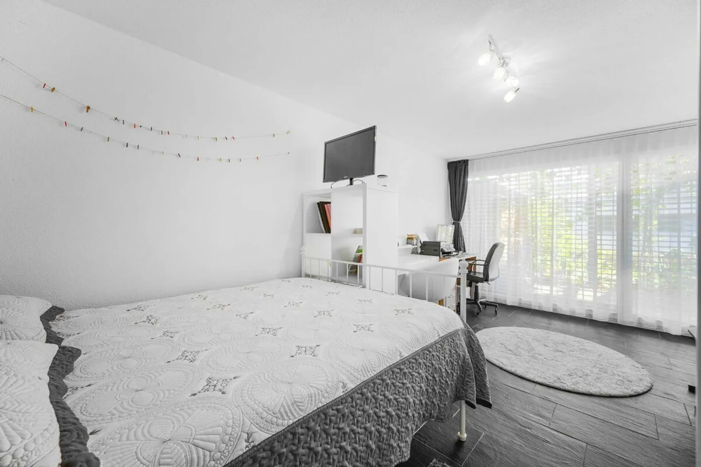 SLEEK TERRACED HOUSE - FINALLY AFFORDABLE - Photo 4 of 8