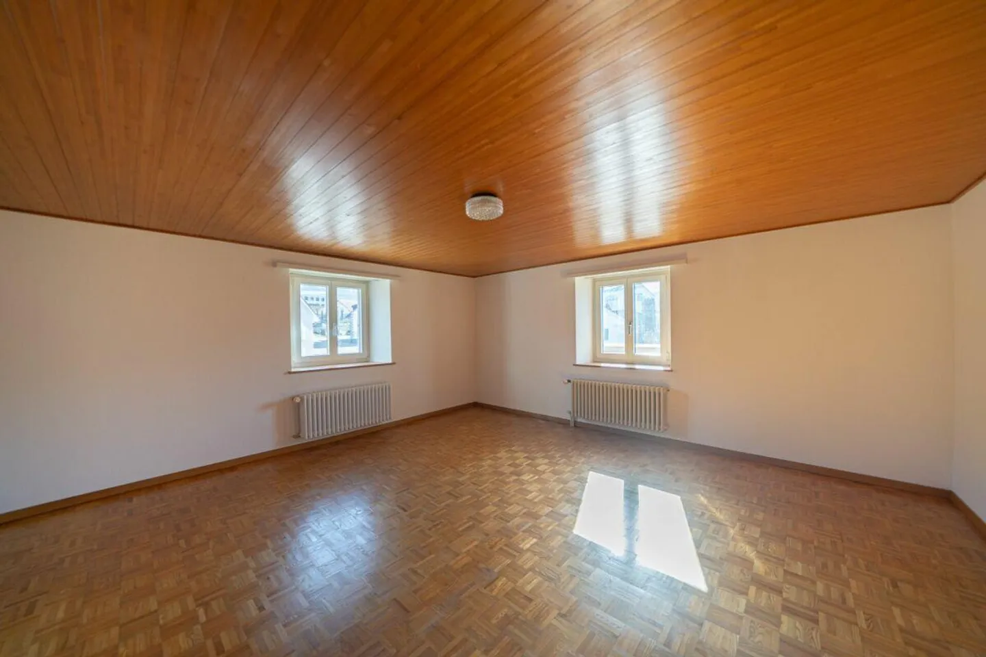 Charmantes Bauernhaus mit Scheune, Garage und Gewölbekeller - Foto 8 di 13